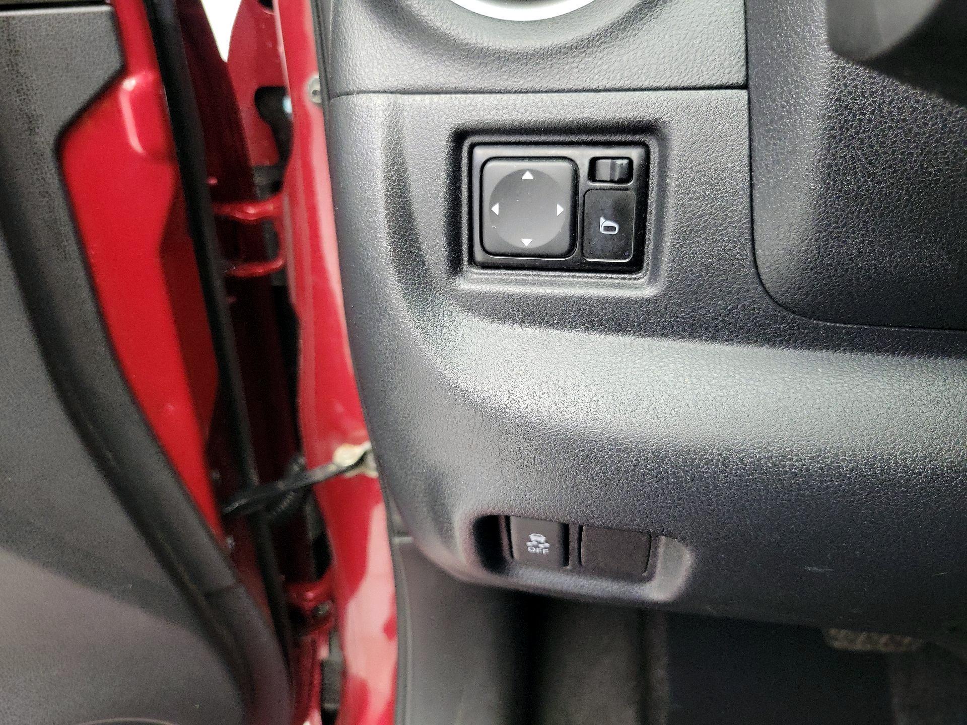 Thumbnail: 2017 Nissan Versa - 13