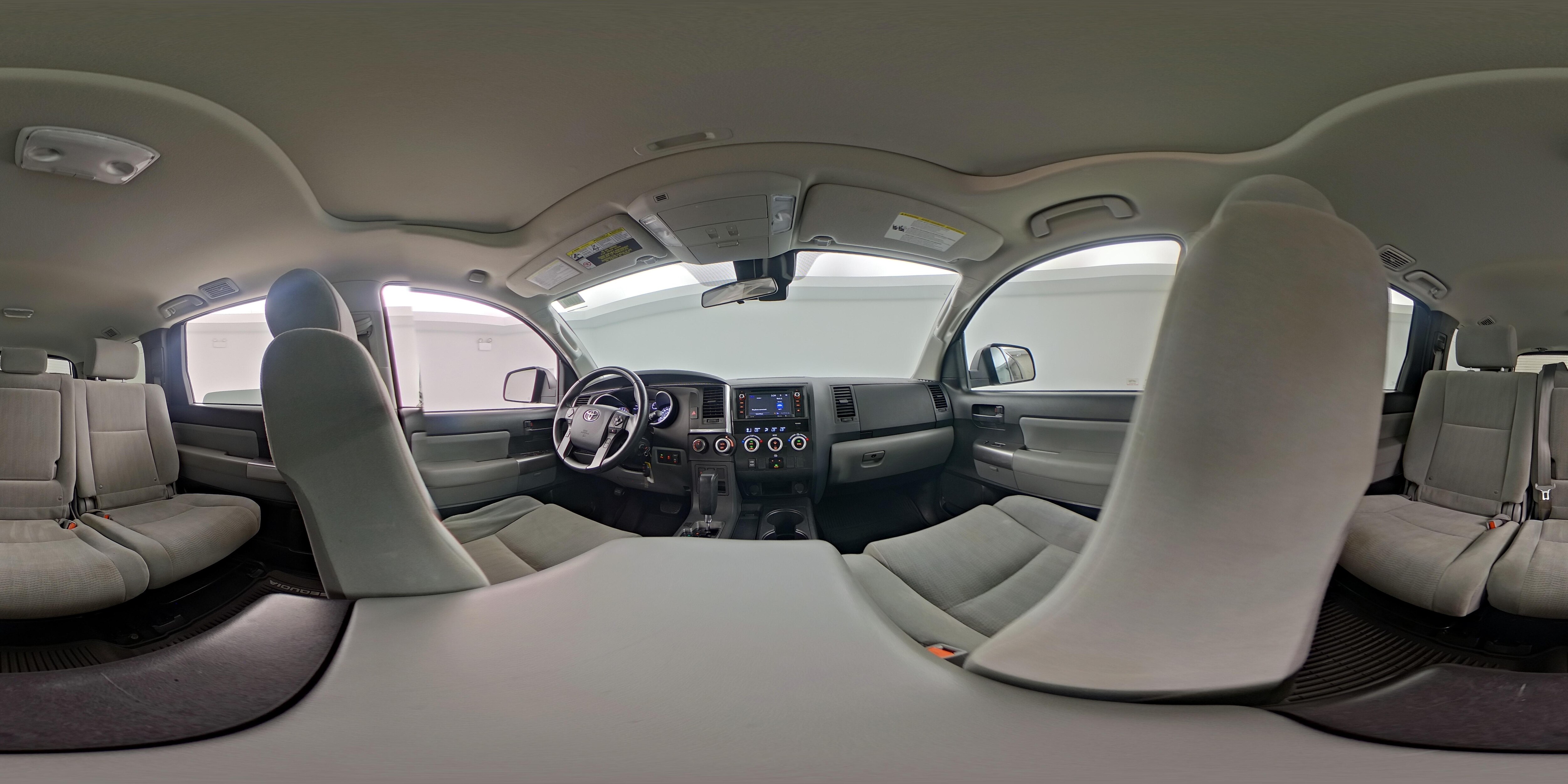 2018 Toyota Sequoia SR5 - Photo 25