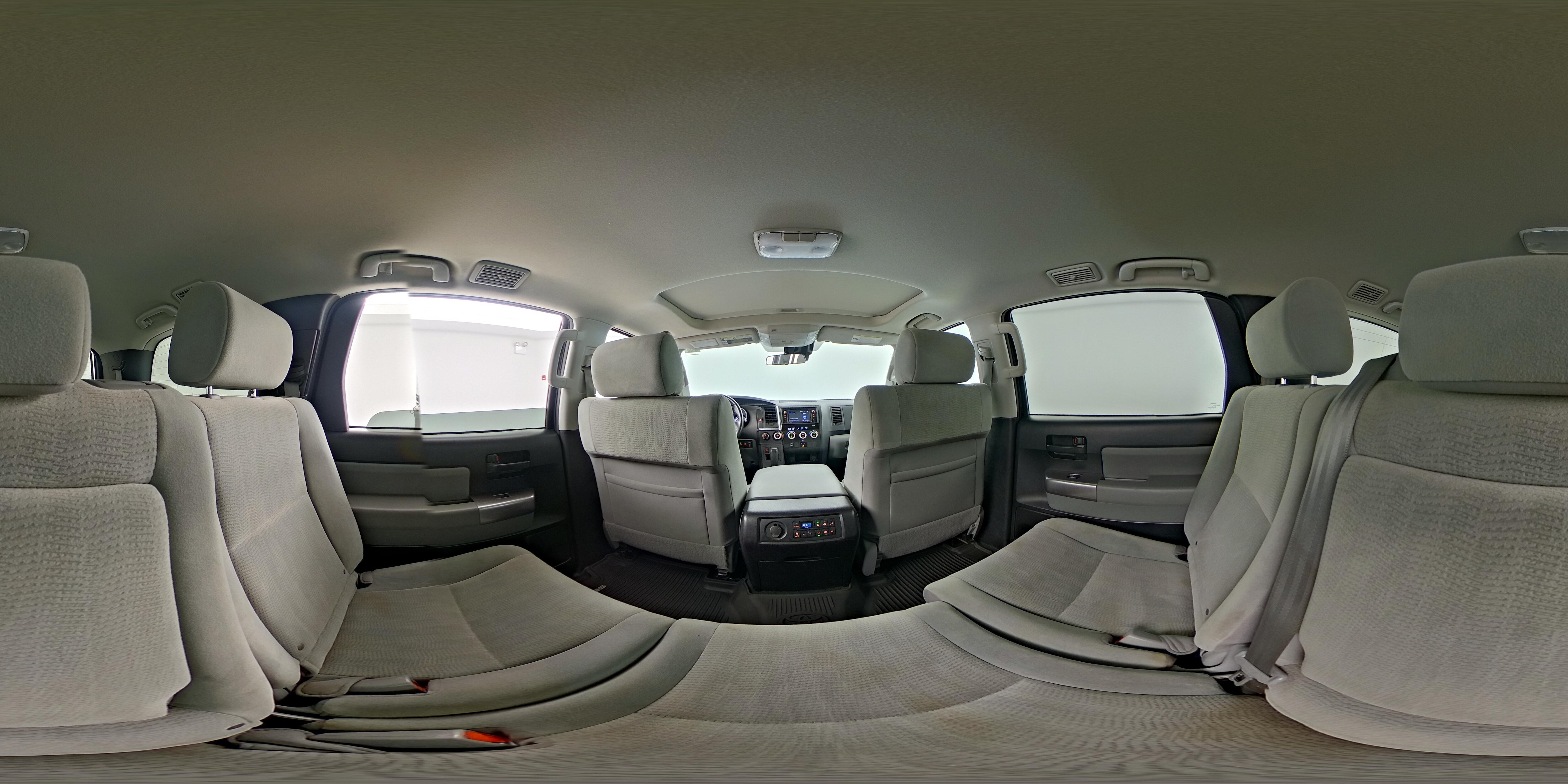 2018 Toyota Sequoia SR5 - Photo 26