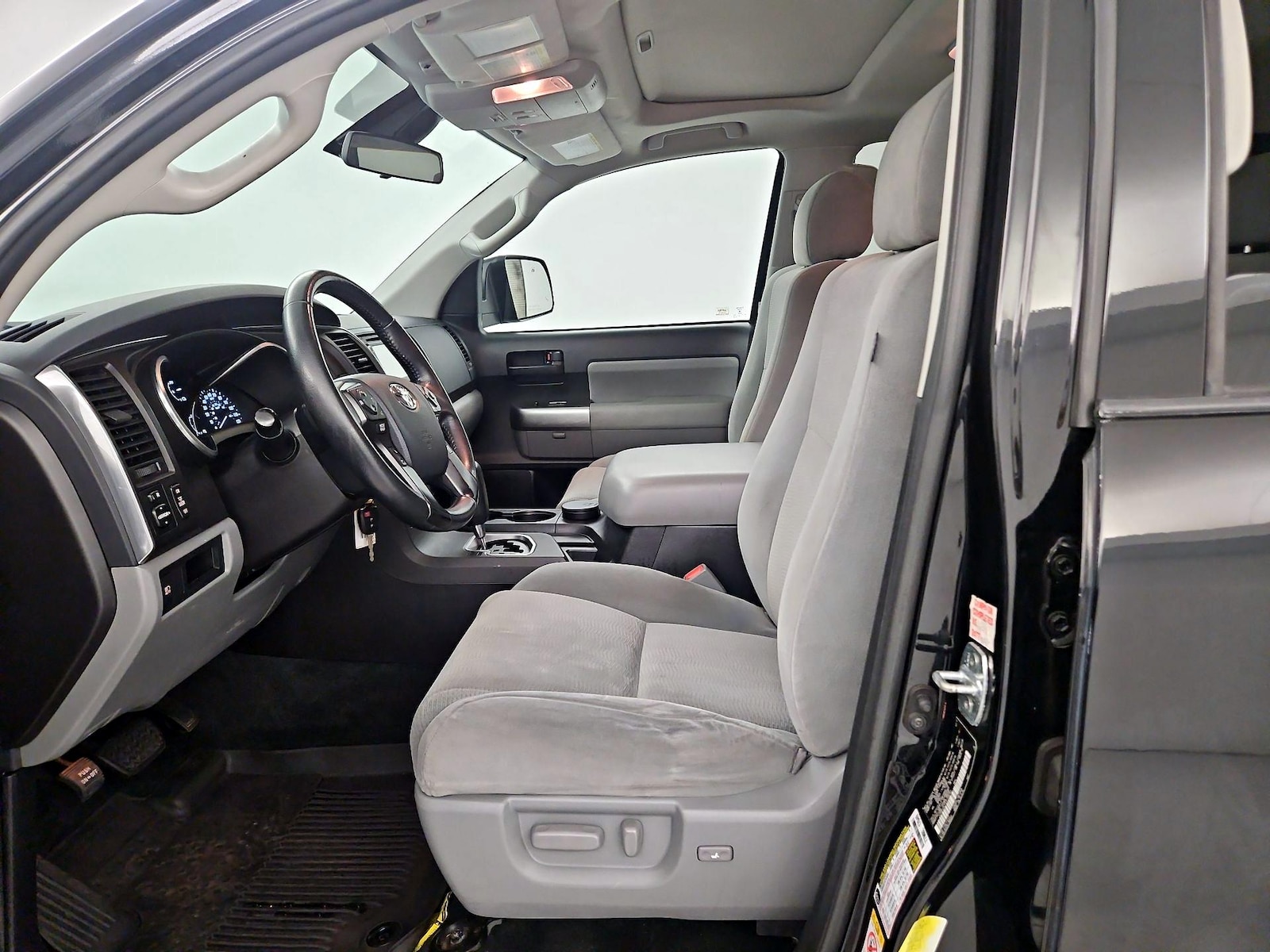 2018 Toyota Sequoia SR5 - Photo 10
