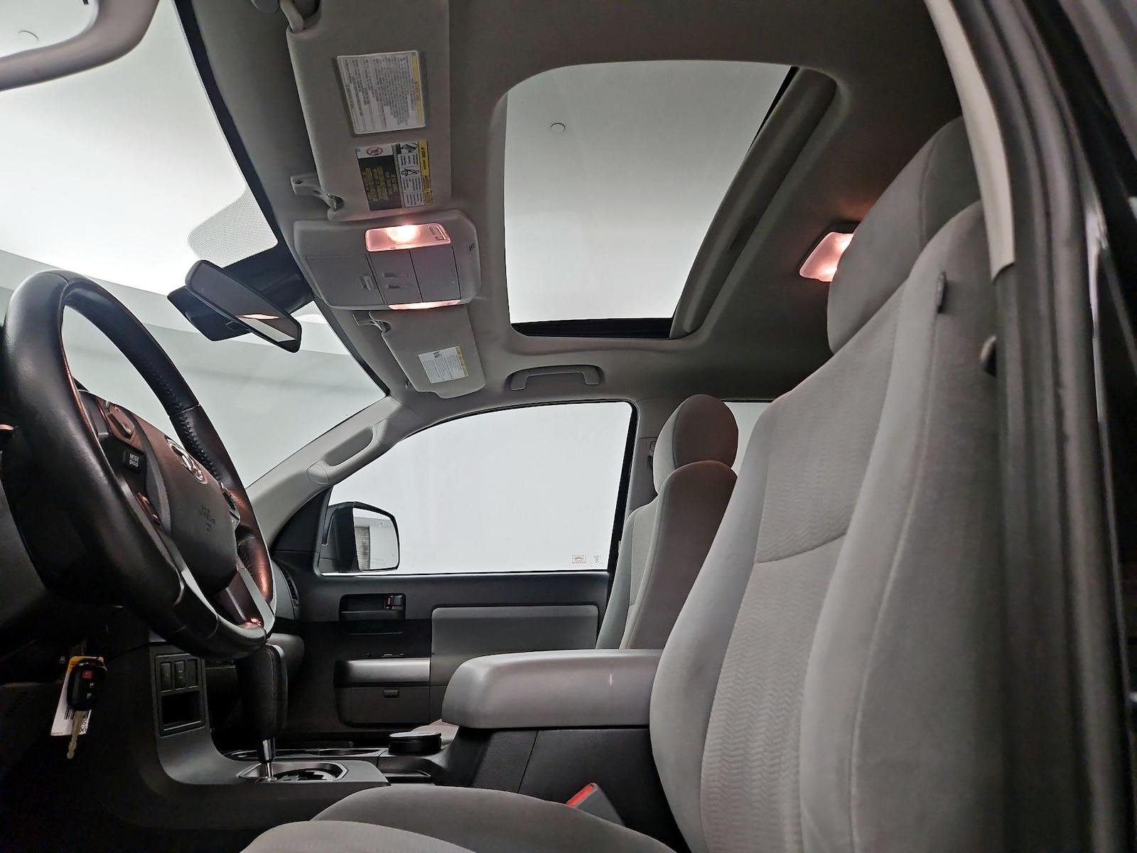 2018 Toyota Sequoia SR5 - Photo 18