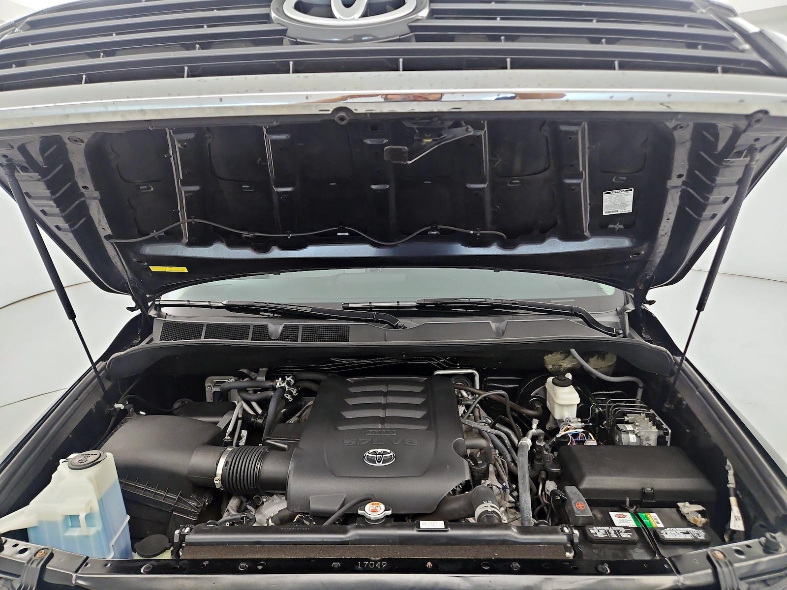 2018 Toyota Sequoia SR5 - Photo 23