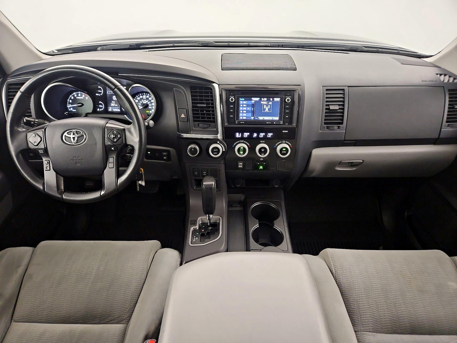 2018 Toyota Sequoia SR5 - Photo 8