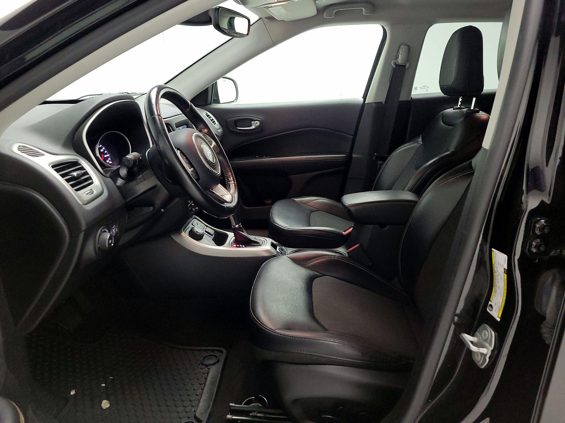 Thumbnail: 2018 Jeep Compass - 11