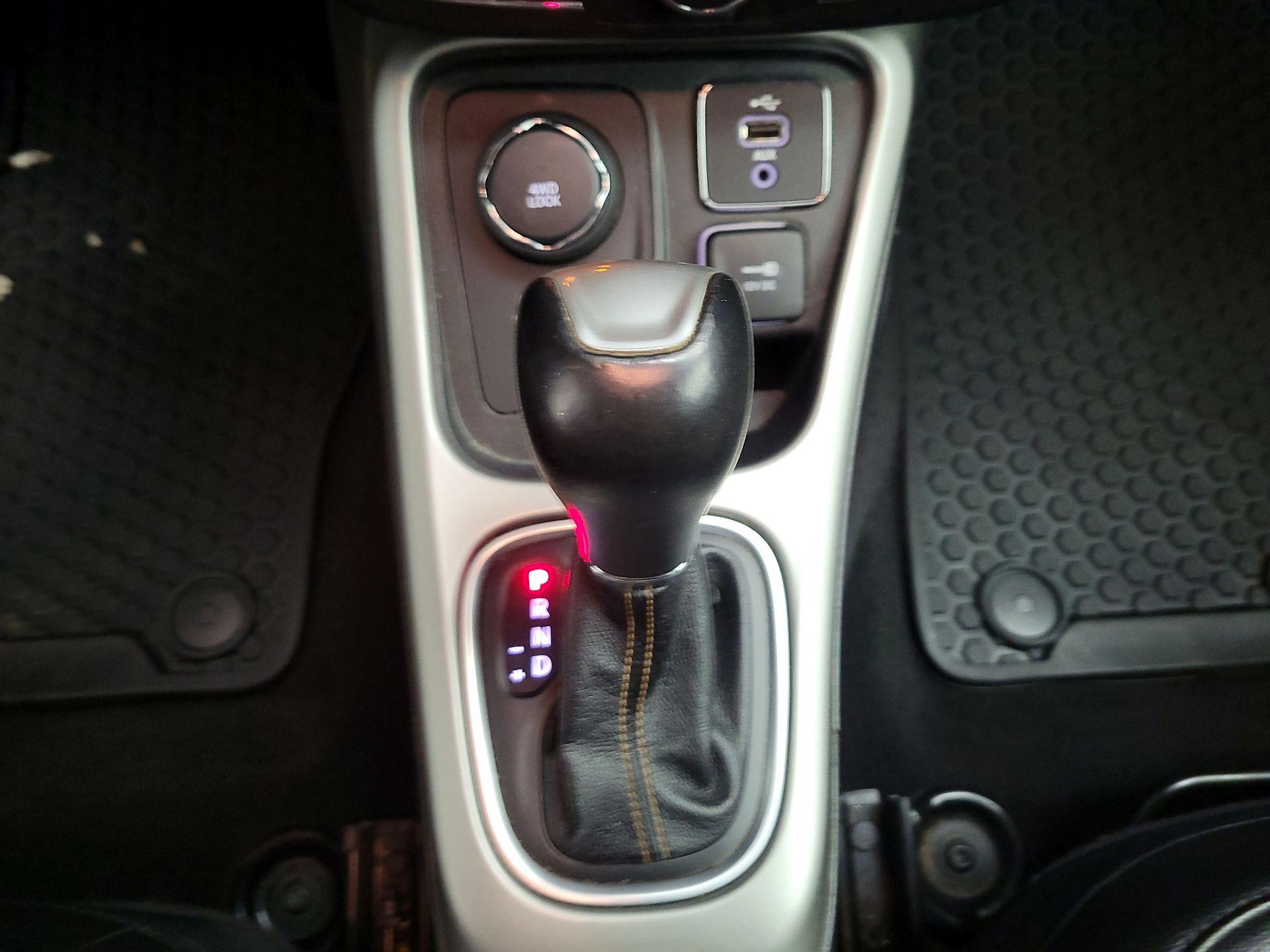 Thumbnail: 2018 Jeep Compass - 15