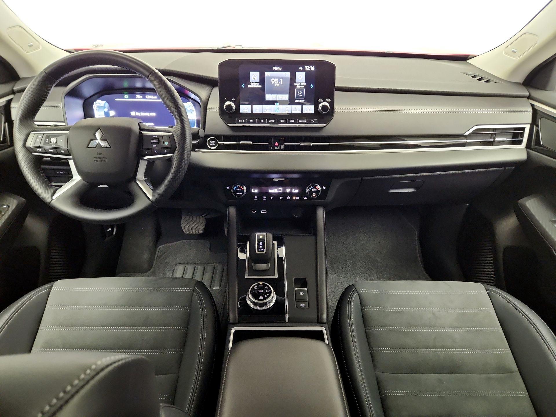 Thumbnail: 2024 Mitsubishi Outlander - 9