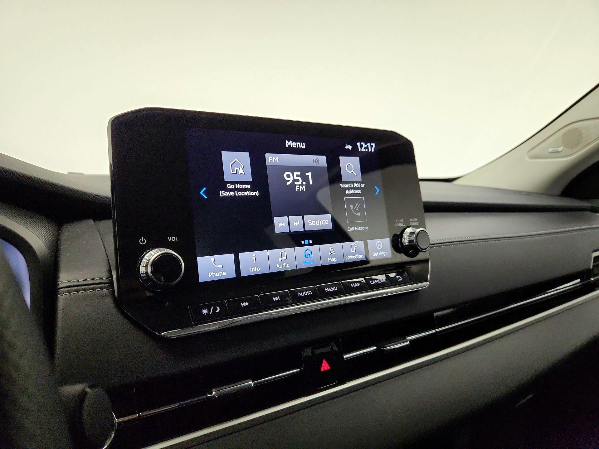 Thumbnail: 2024 Mitsubishi Outlander - 16
