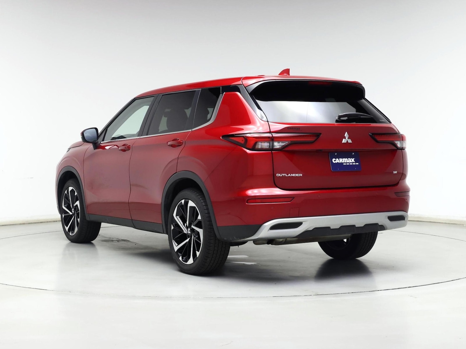 2024 Mitsubishi Outlander SE - Photo 3