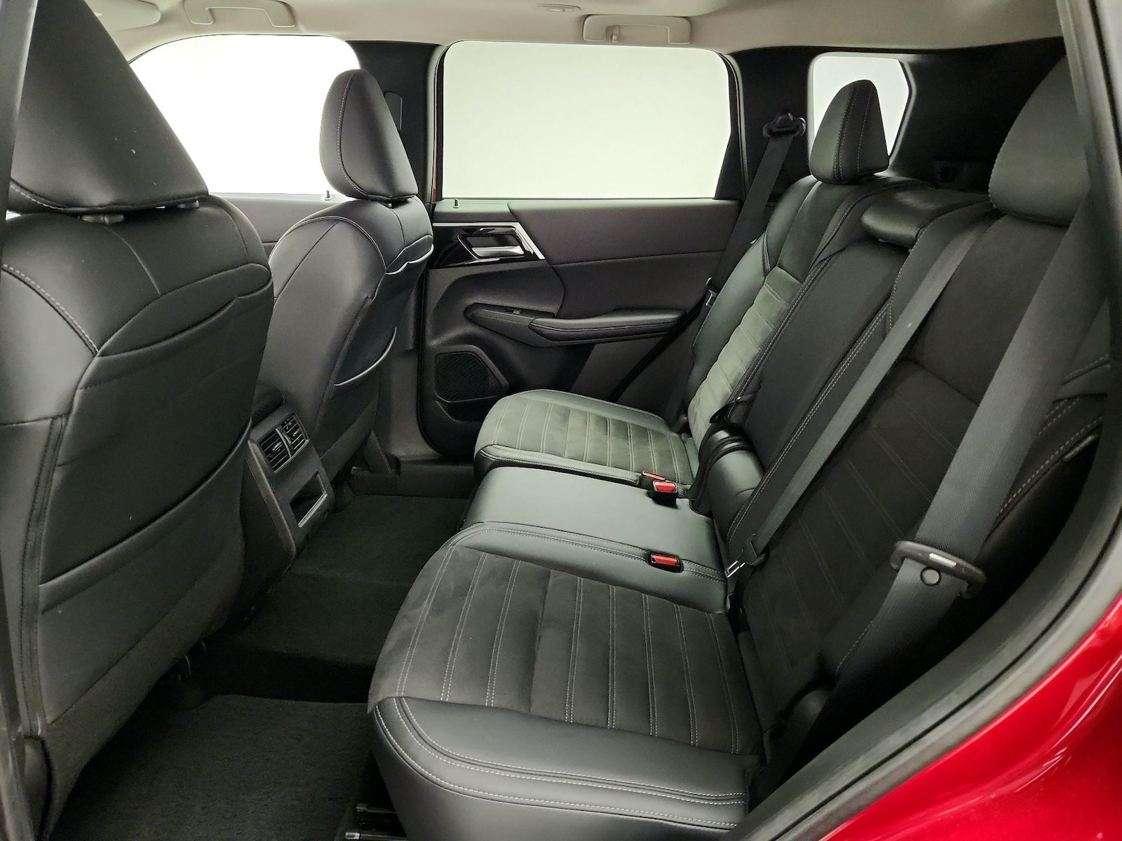 2024 Mitsubishi Outlander SE - Photo 22