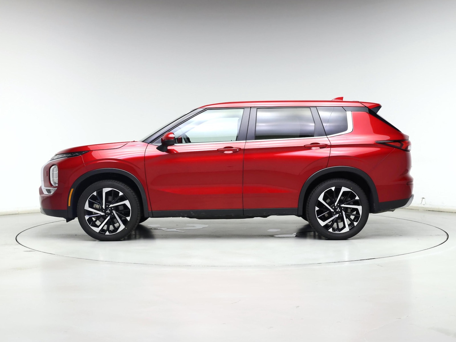 2024 Mitsubishi Outlander SE - Photo 4