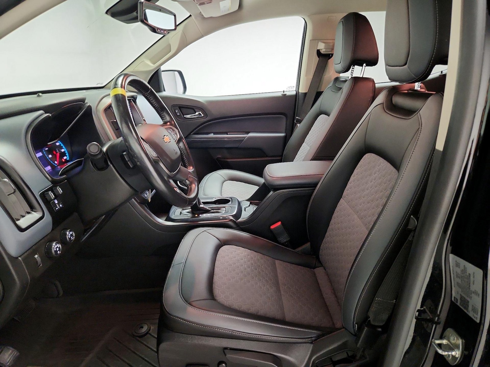 2022 Chevrolet Colorado Z71 - Photo 12
