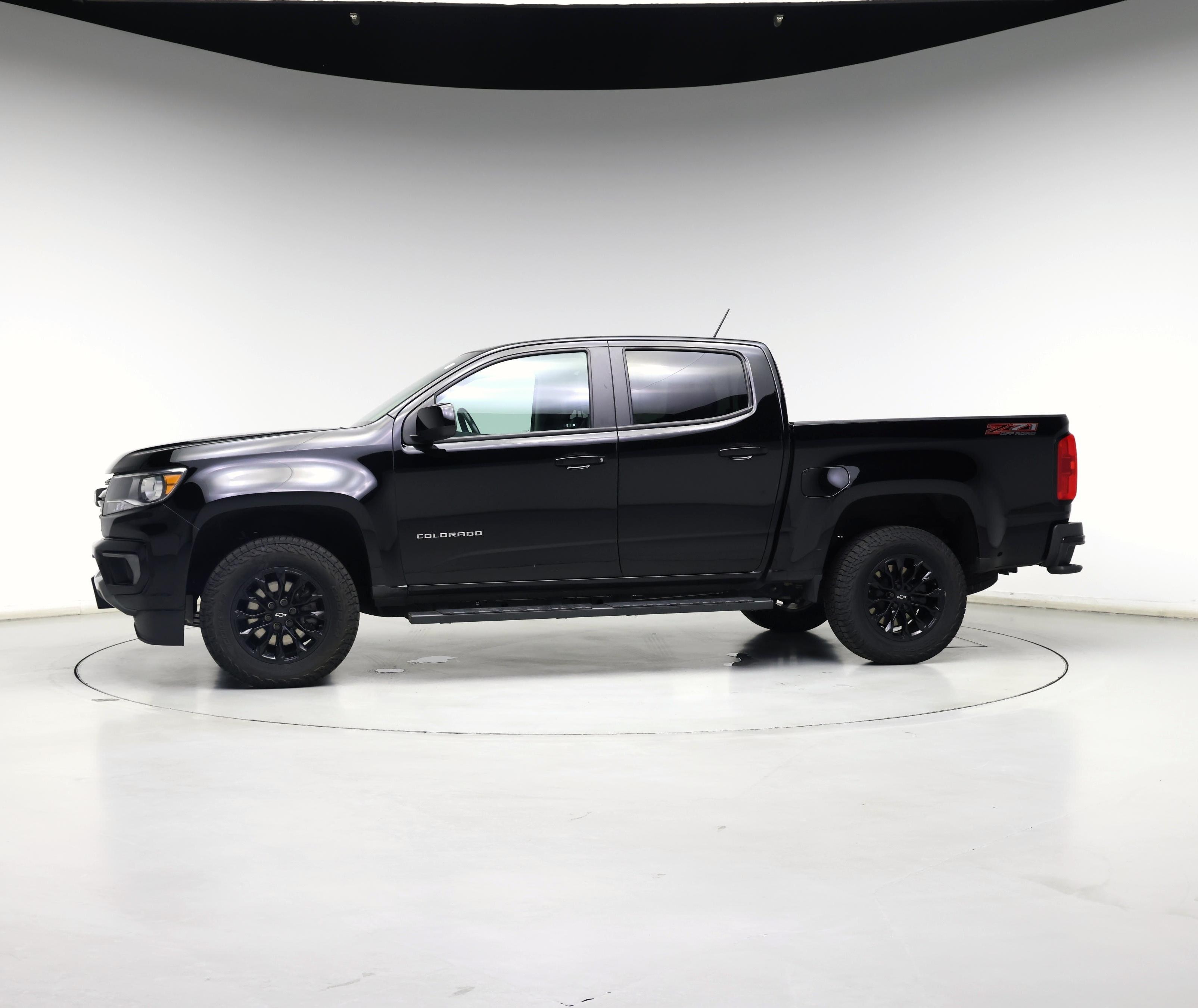 Thumbnail: 2022 Chevrolet Colorado - 3
