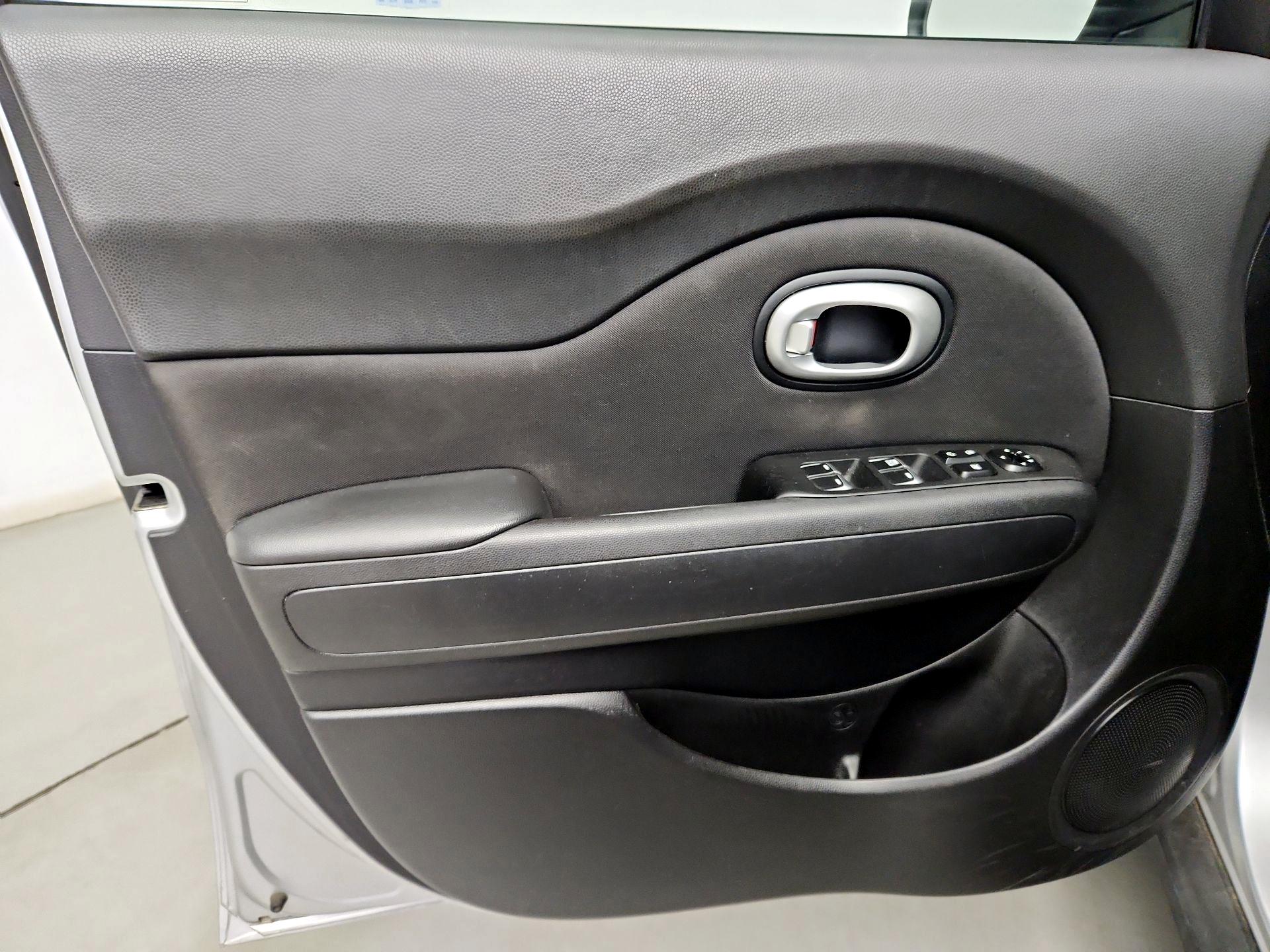 Thumbnail: 2018 Kia Soul - 12