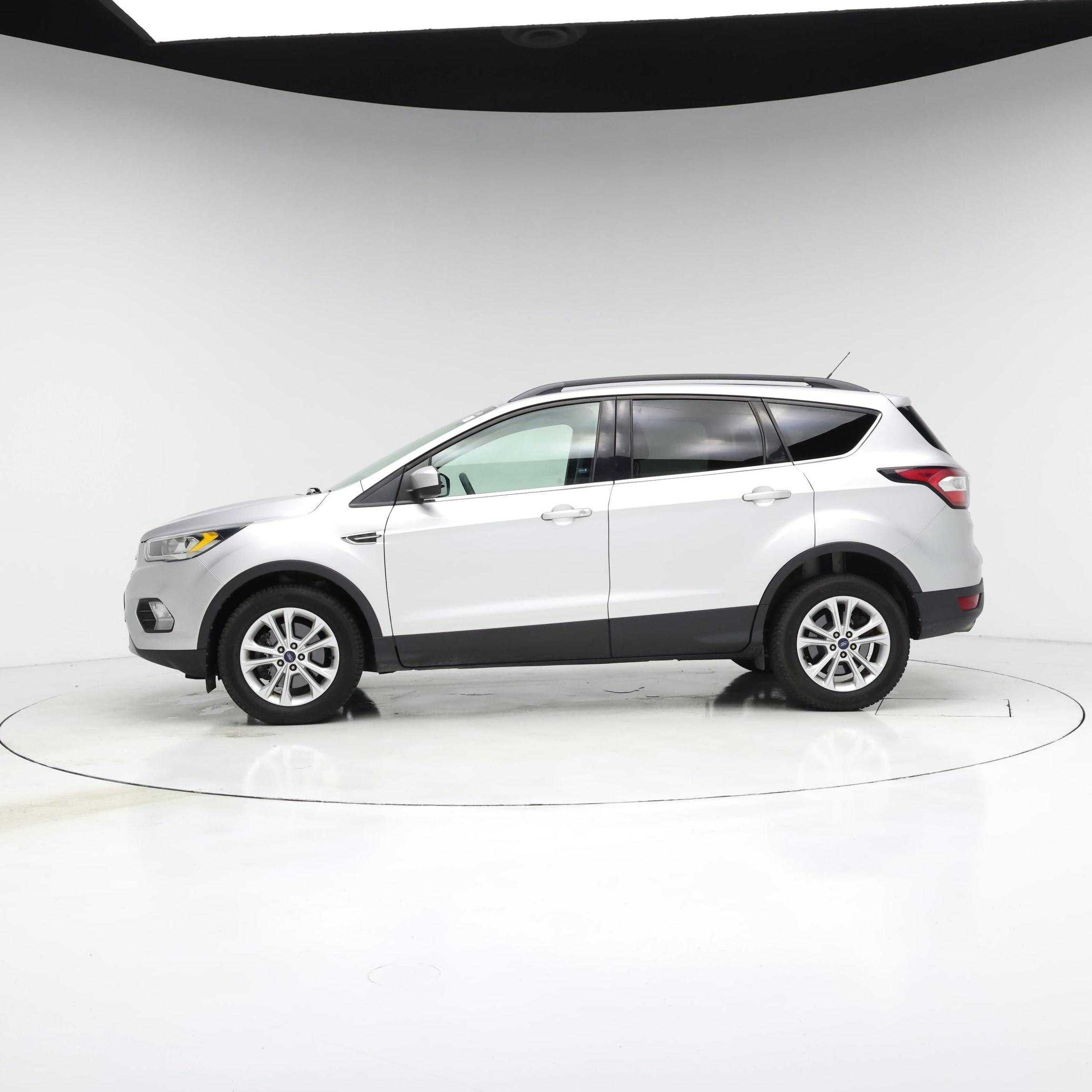 Thumbnail: 2017 Ford Escape - 3