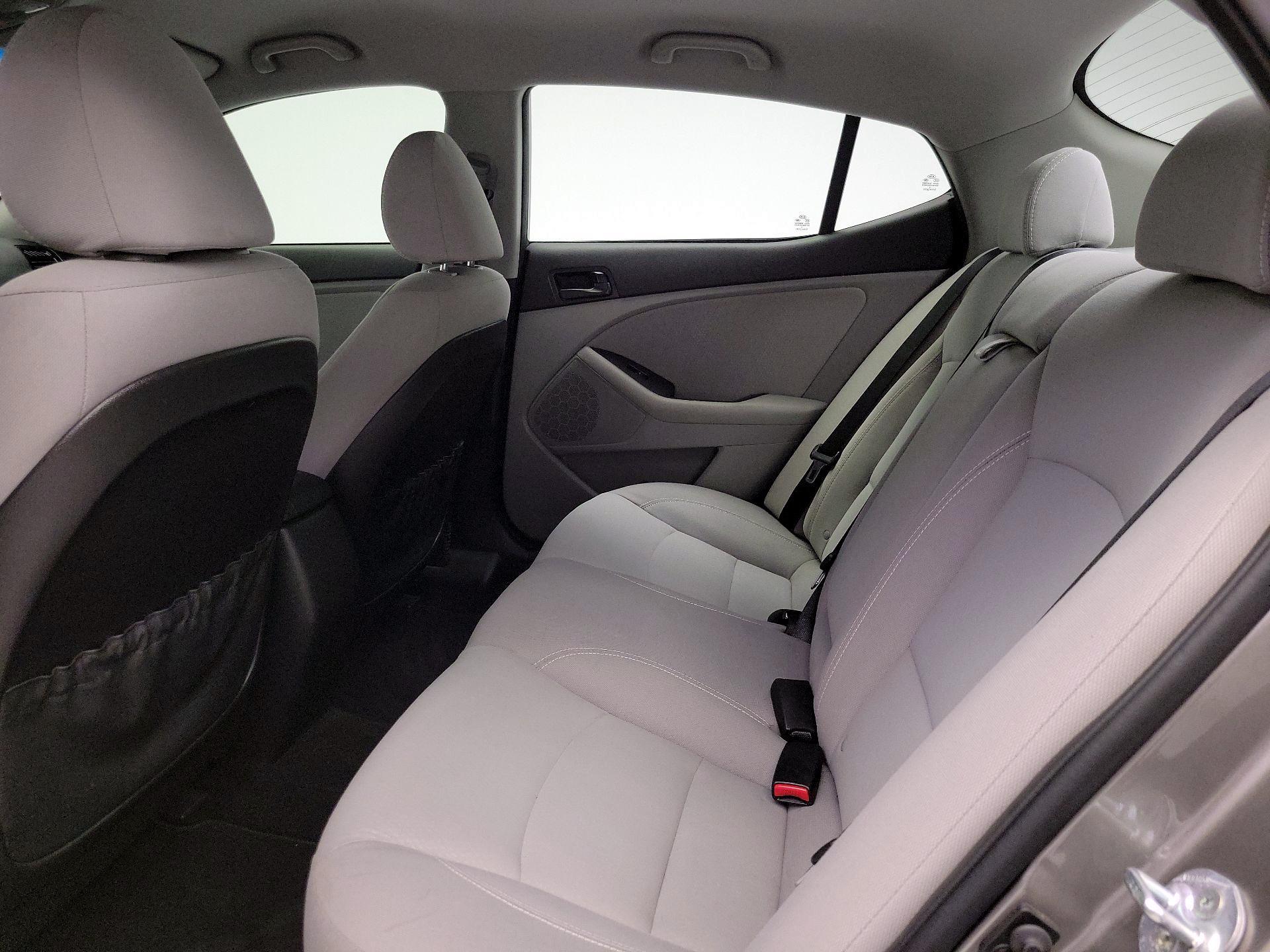 Thumbnail: 2015 Kia Optima - 18