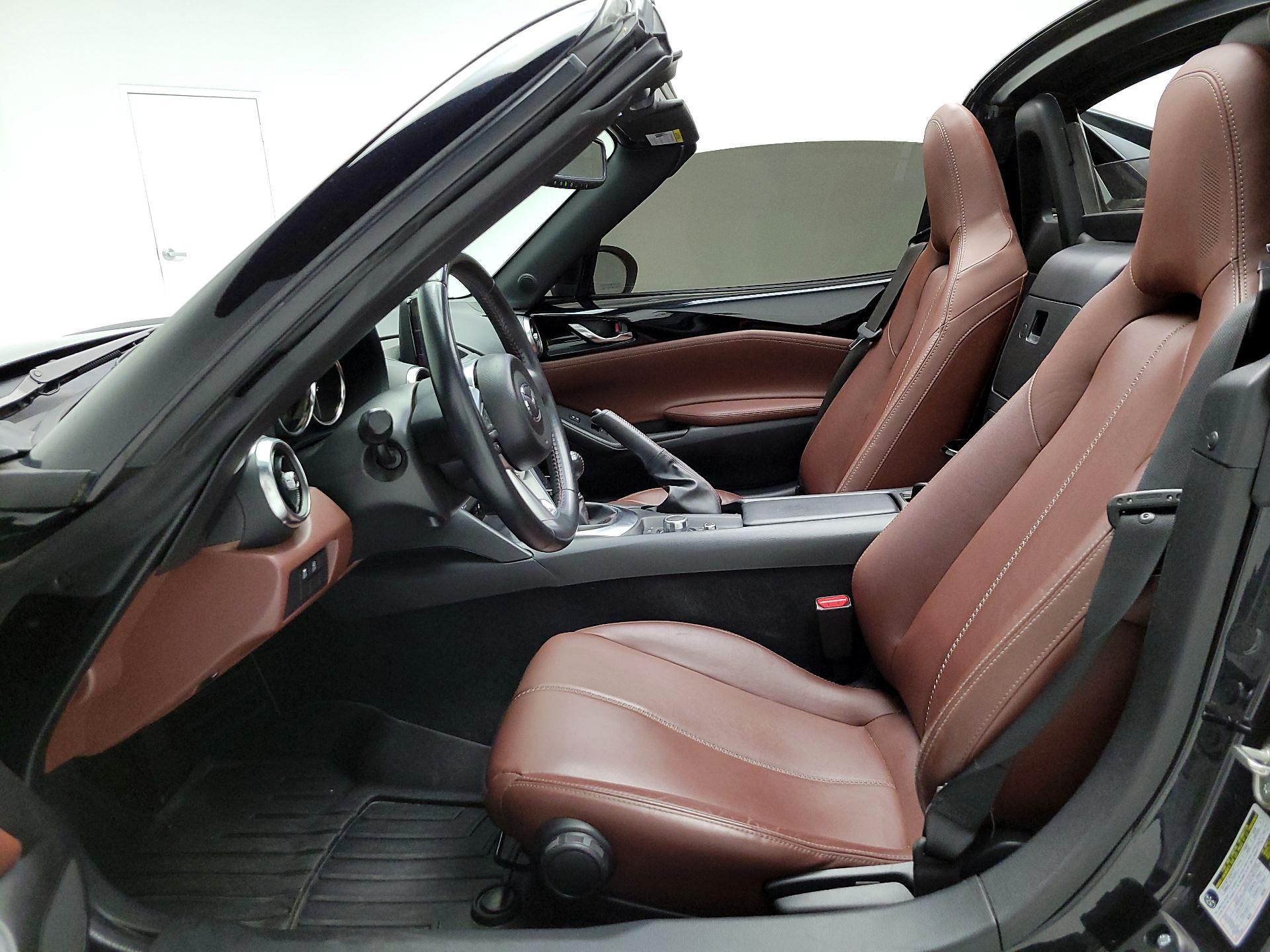 Thumbnail: 2019 Mazda MX-5 Miata - 11