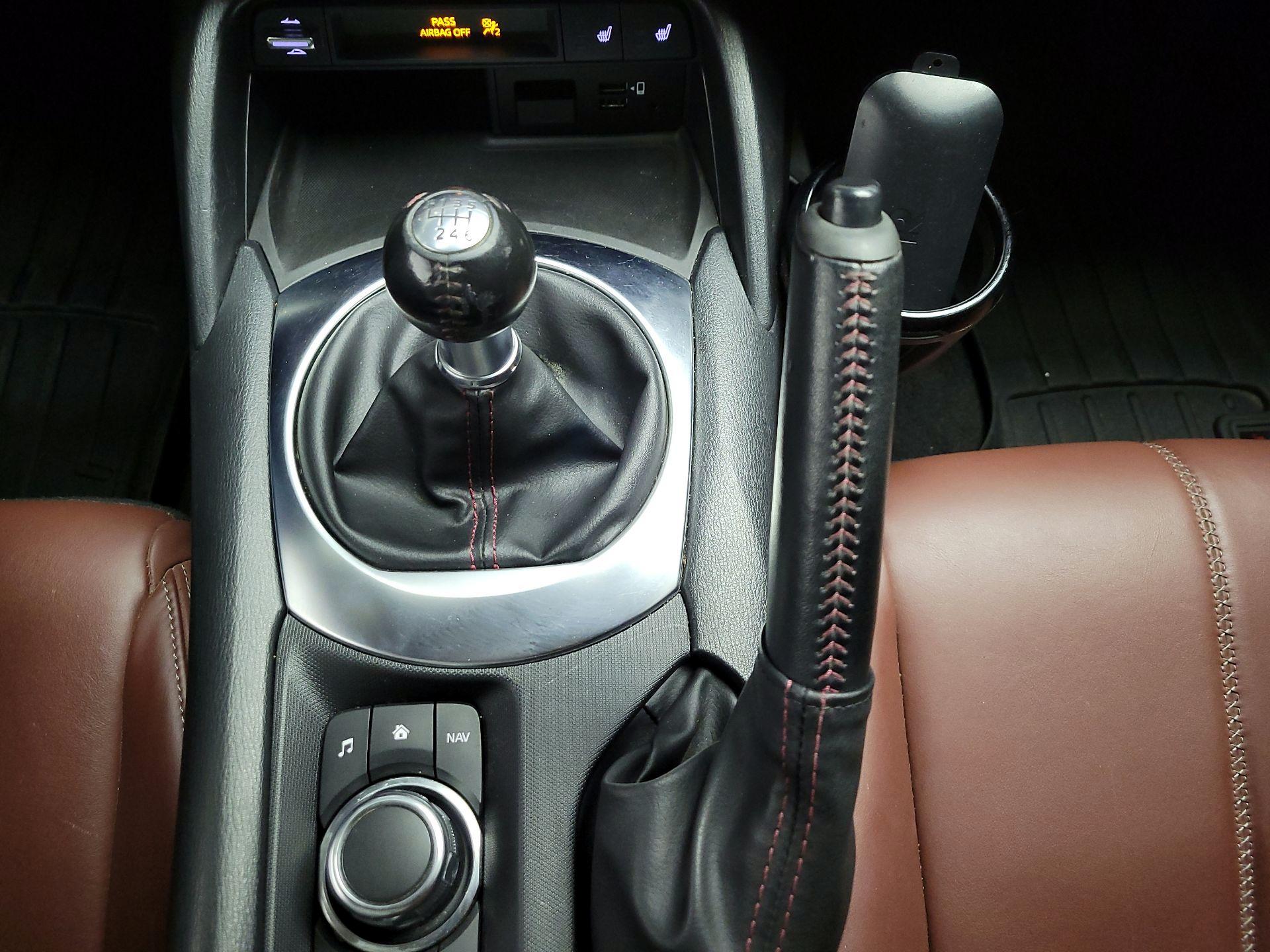 Thumbnail: 2019 Mazda MX-5 Miata - 17