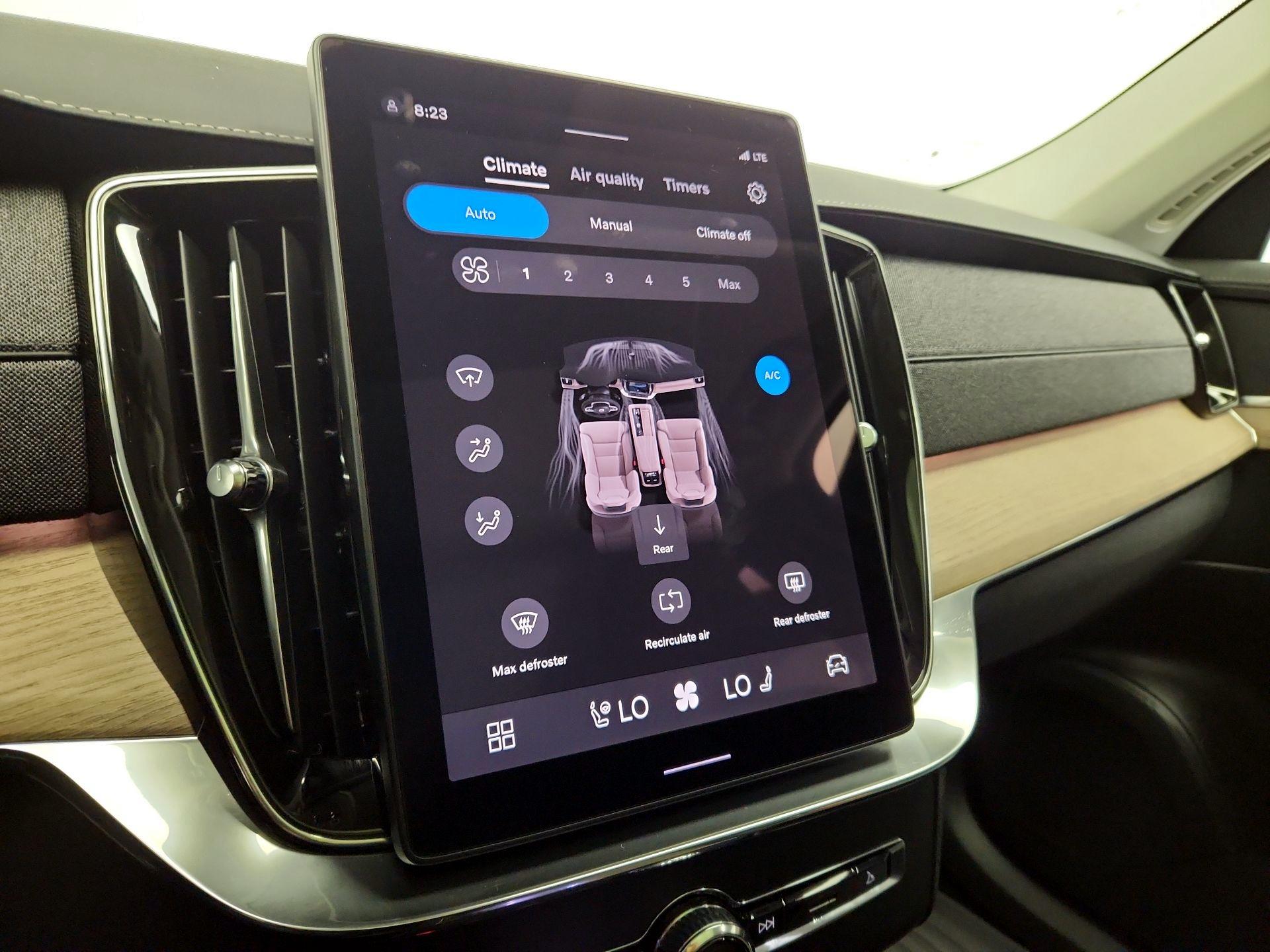 Thumbnail: 2025 Volvo XC90 - 16