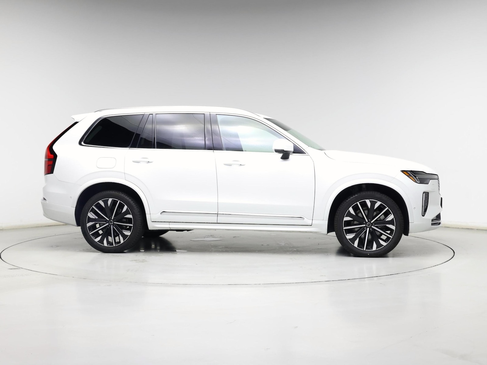 2025 Volvo XC90 Plus - Photo 8