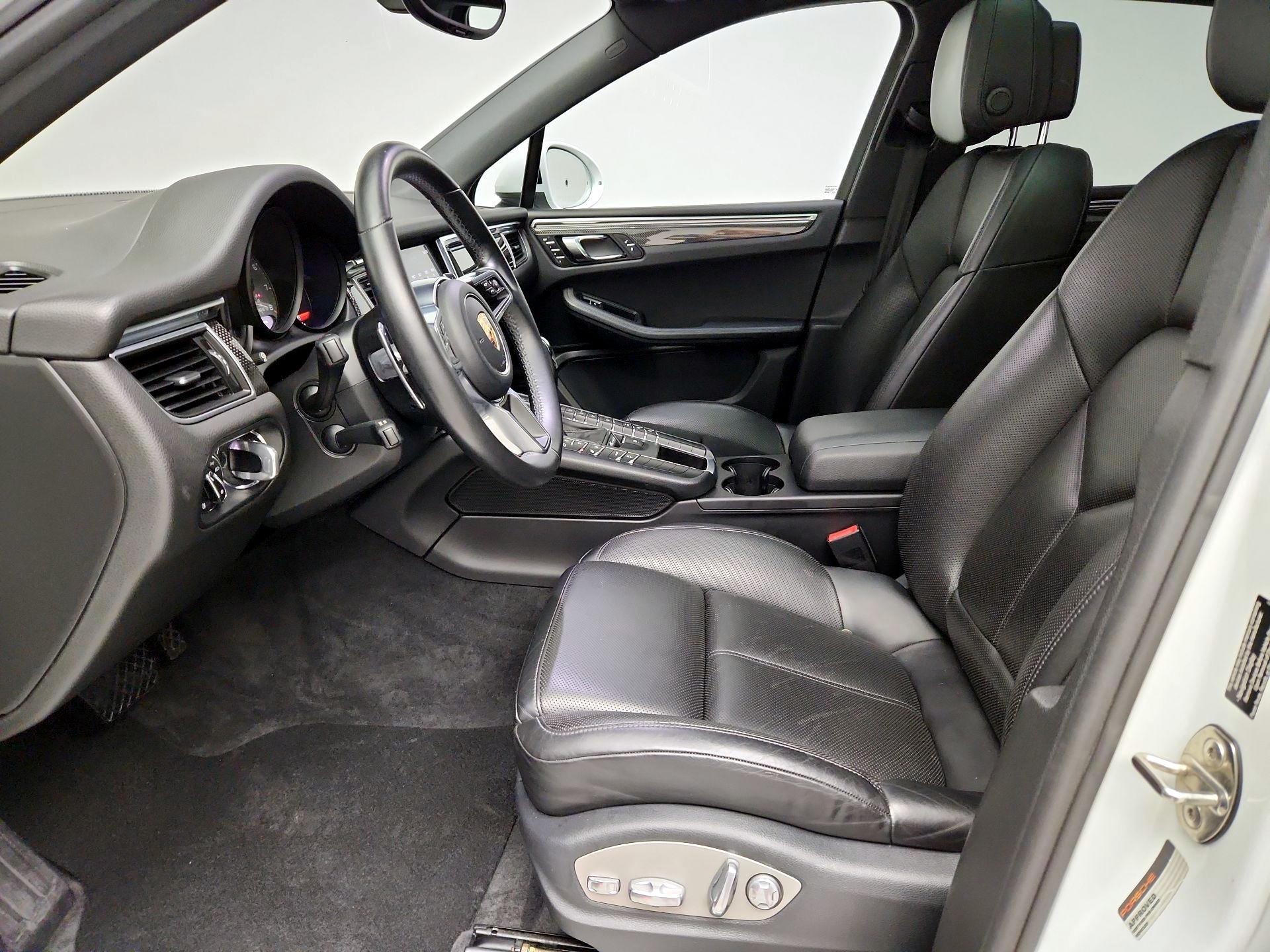 Thumbnail: 2017 Porsche Macan - 9