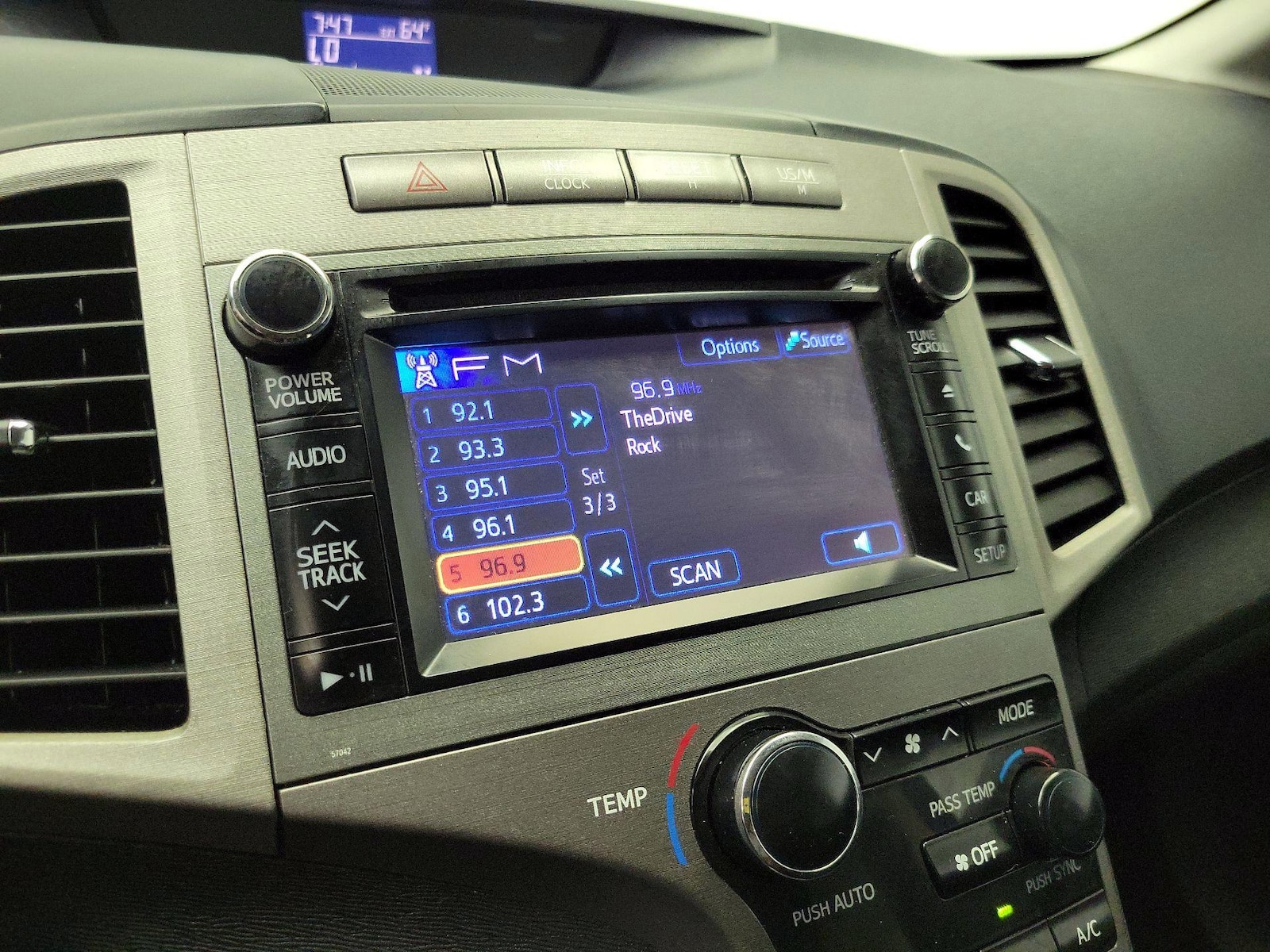 2014 Toyota Venza LE - Photo 15