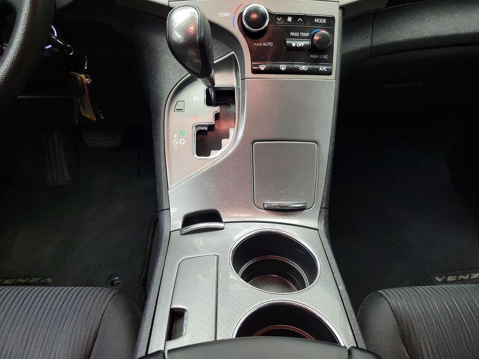 2014 Toyota Venza LE - Photo 17