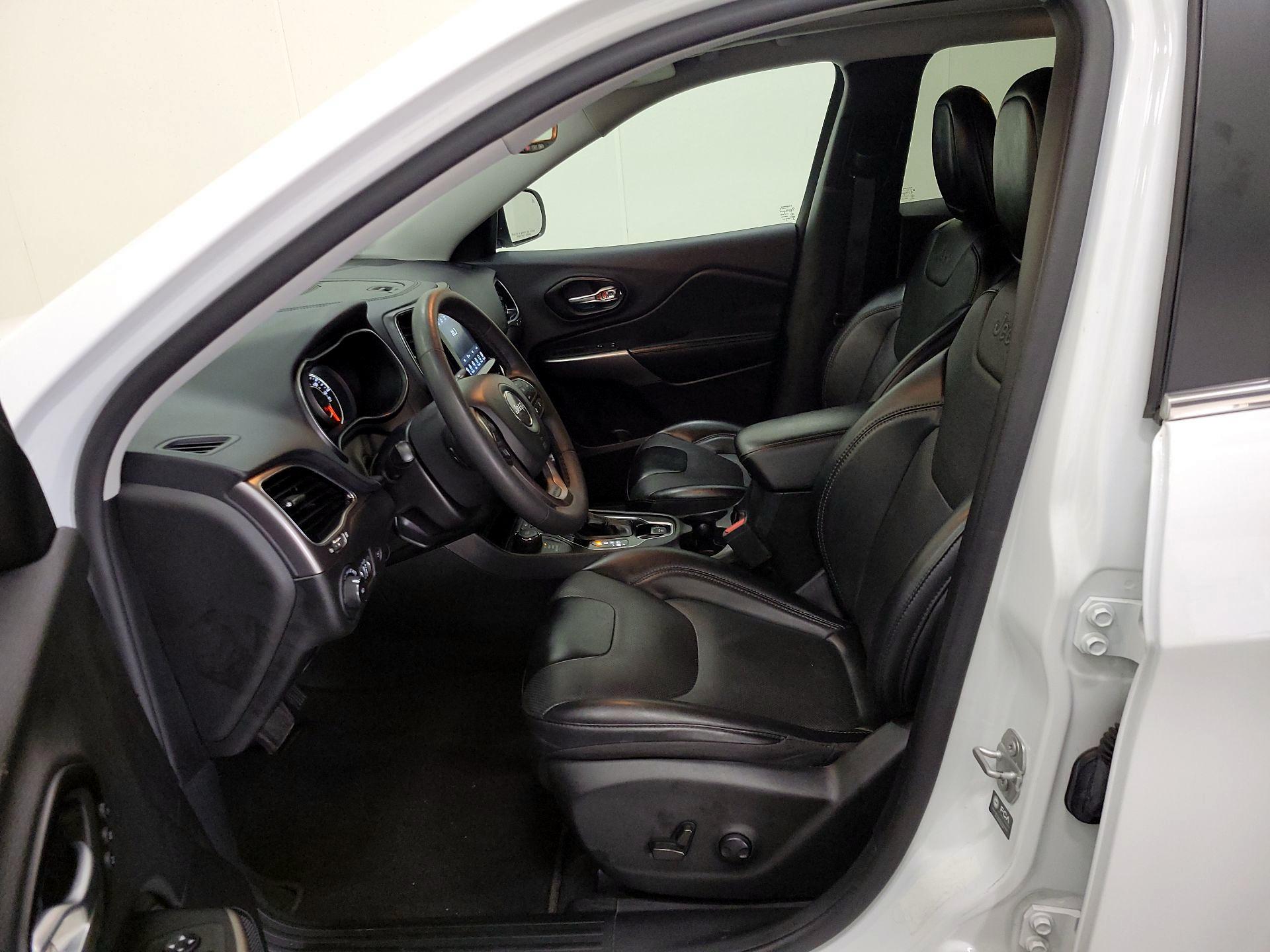 Thumbnail: 2022 Jeep Cherokee - 11