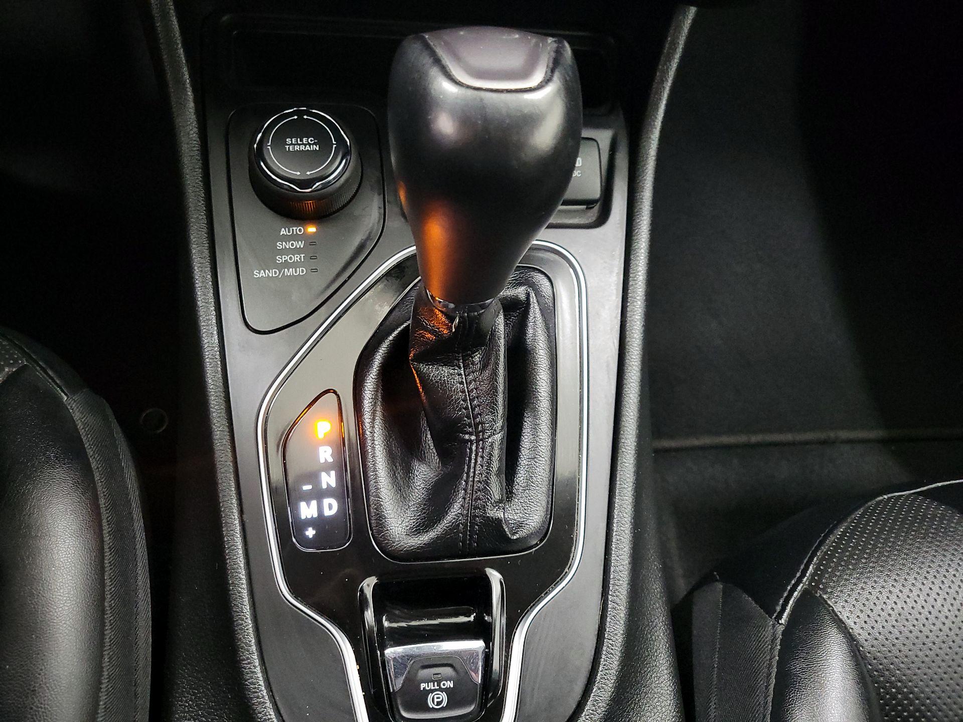 Thumbnail: 2022 Jeep Cherokee - 17