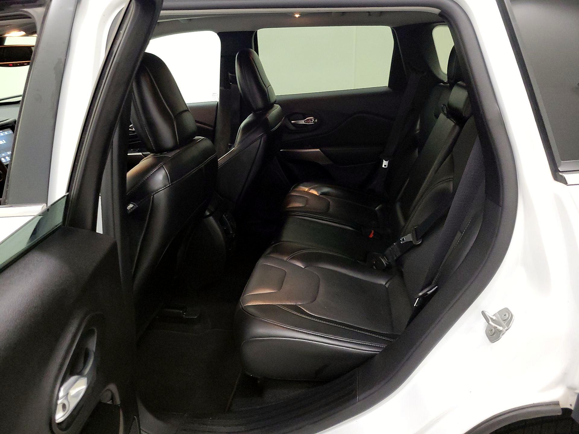 Thumbnail: 2022 Jeep Cherokee - 19