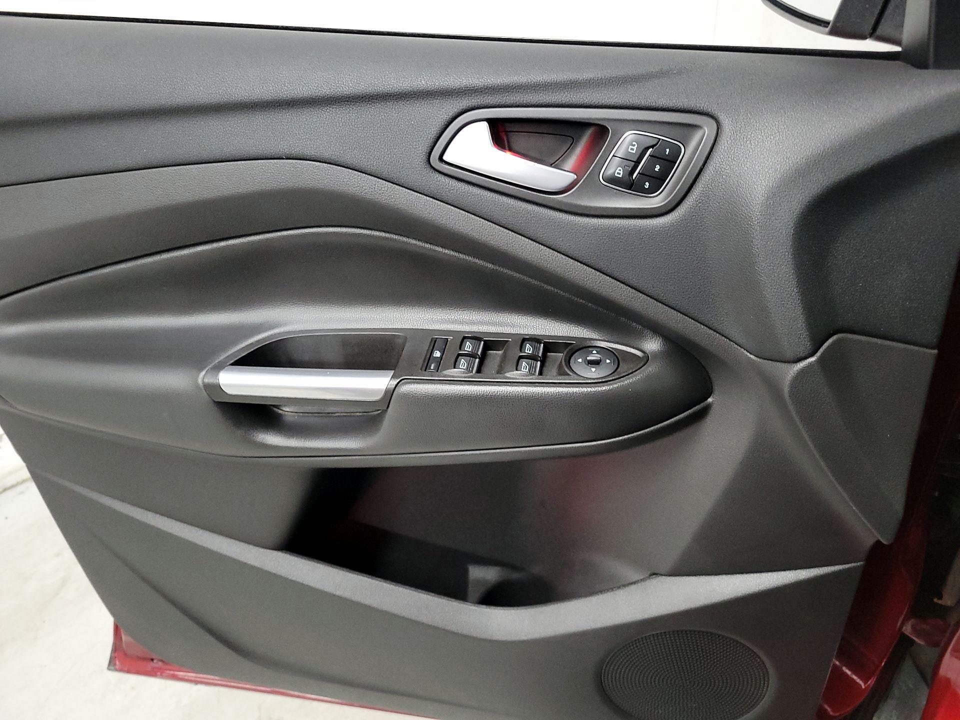 Thumbnail: 2017 Ford Escape - 12