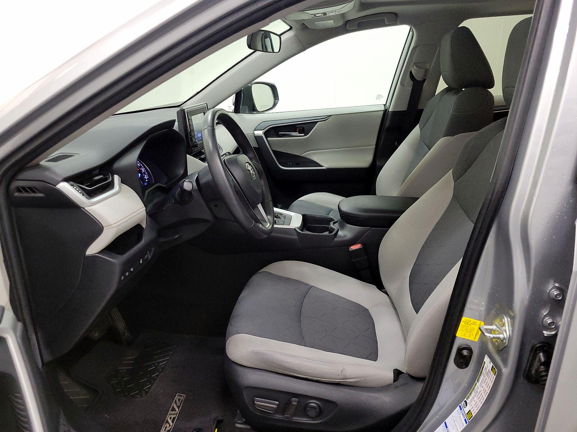 Thumbnail: 2020 Toyota RAV4 - 9