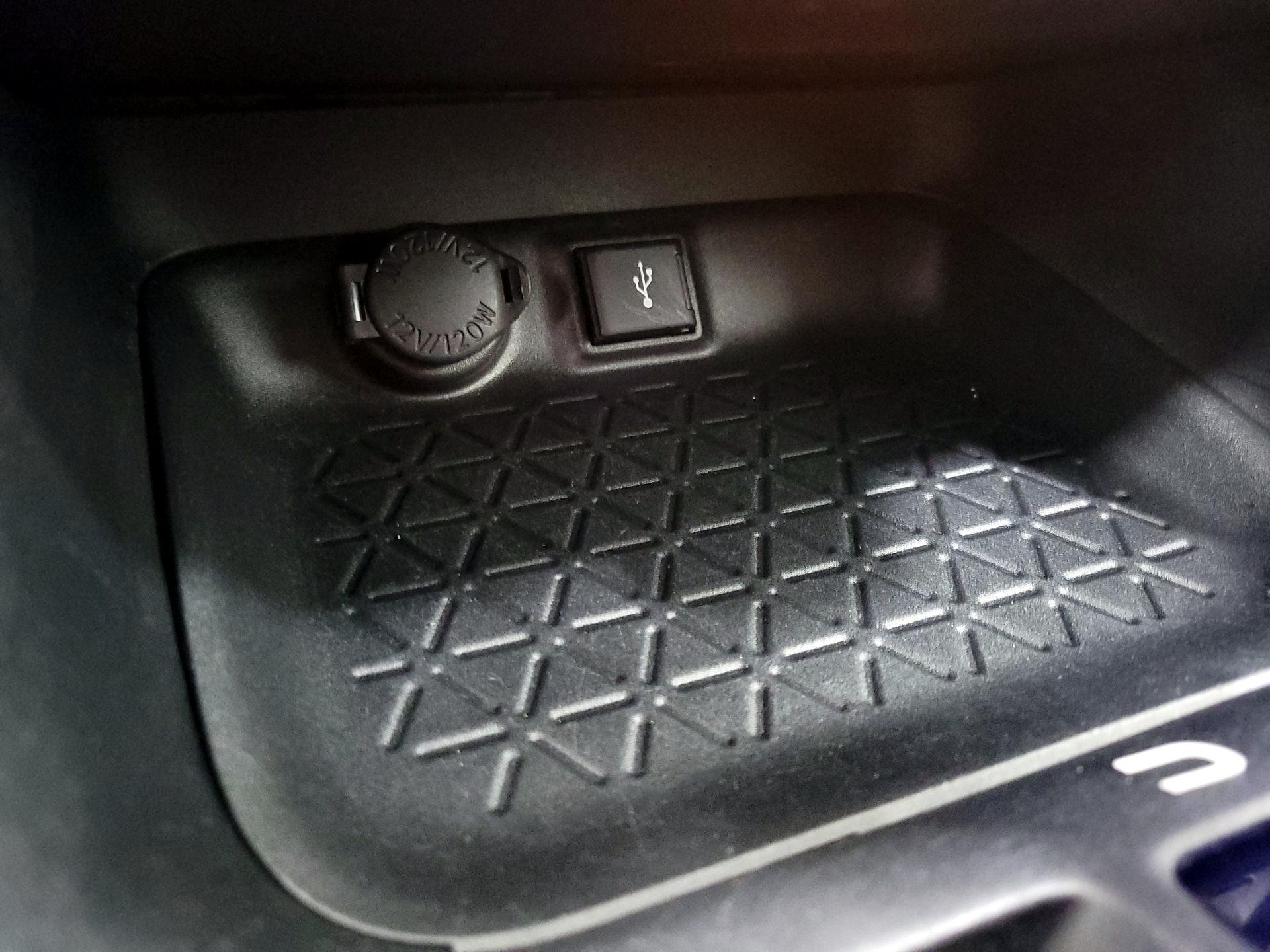 Thumbnail: 2020 Toyota RAV4 - 16