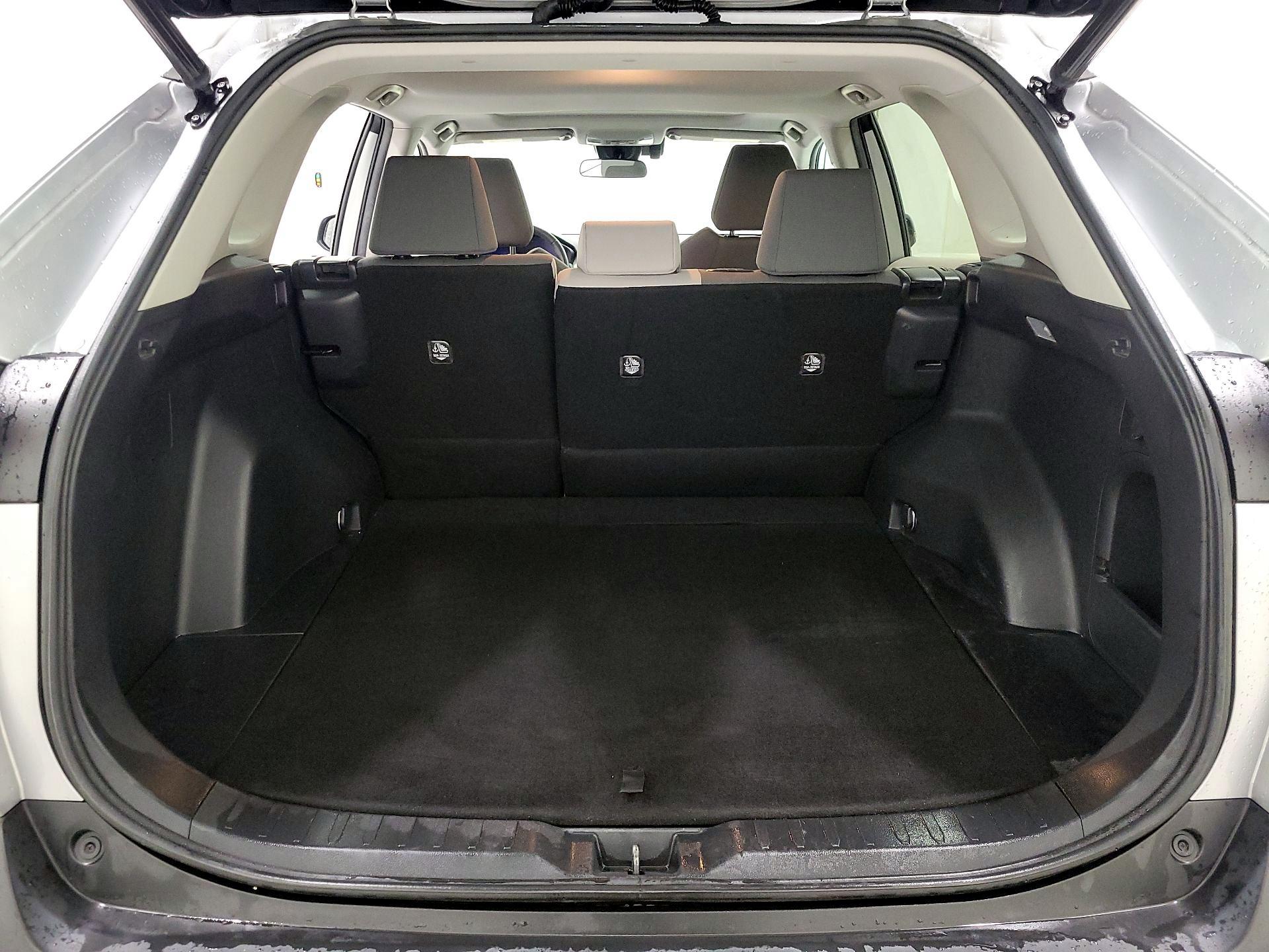 Thumbnail: 2020 Toyota RAV4 - 19