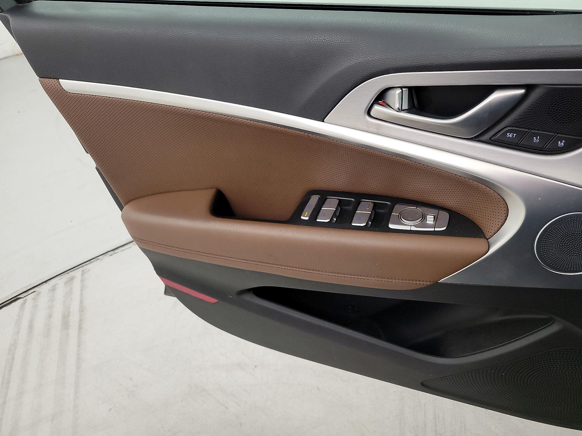 Thumbnail: 2021 Genesis G70 - 10