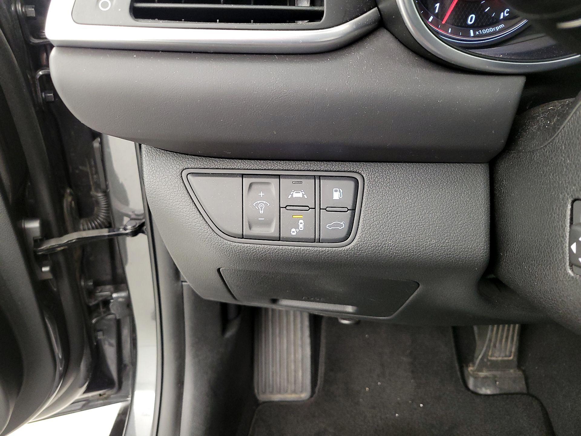 Thumbnail: 2021 Genesis G70 - 11