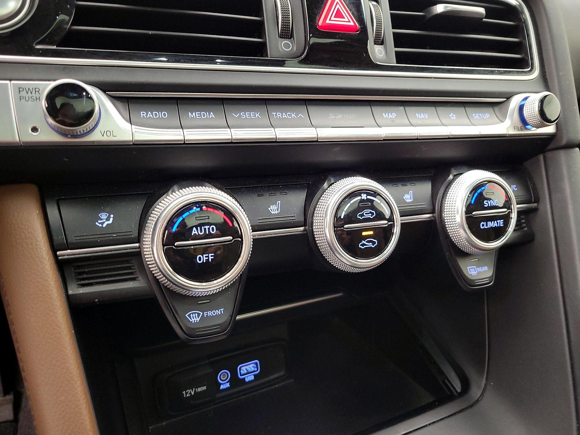 Thumbnail: 2021 Genesis G70 - 15