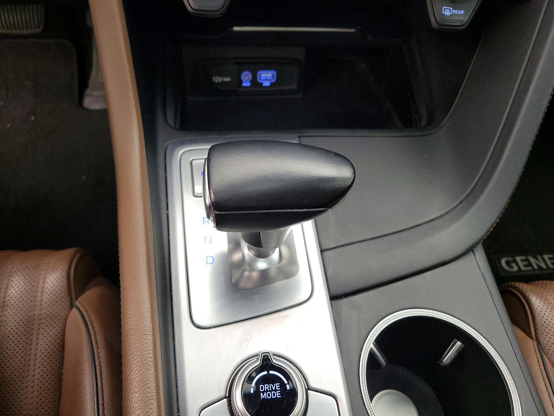 Thumbnail: 2021 Genesis G70 - 16