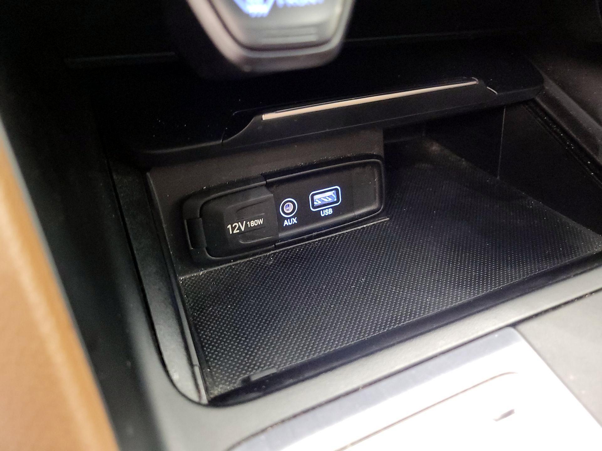 Thumbnail: 2021 Genesis G70 - 17