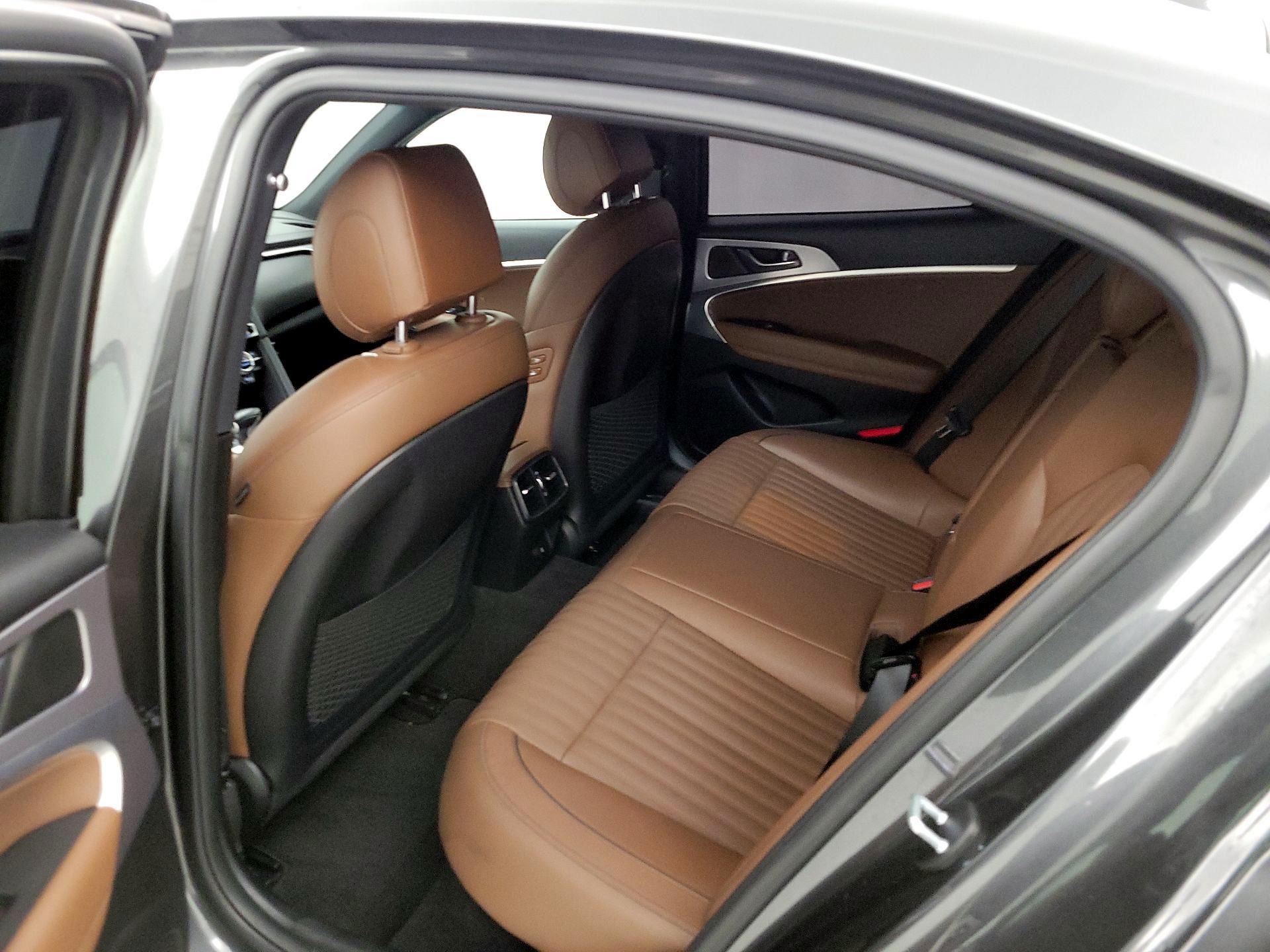 Thumbnail: 2021 Genesis G70 - 19