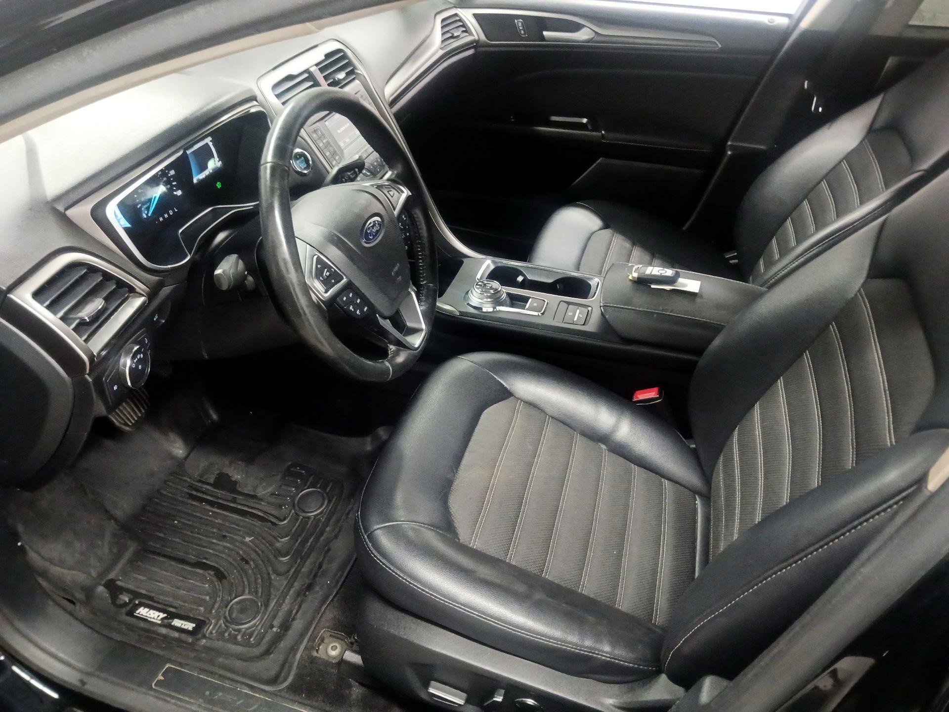 Thumbnail: 2017 Ford Fusion - 11