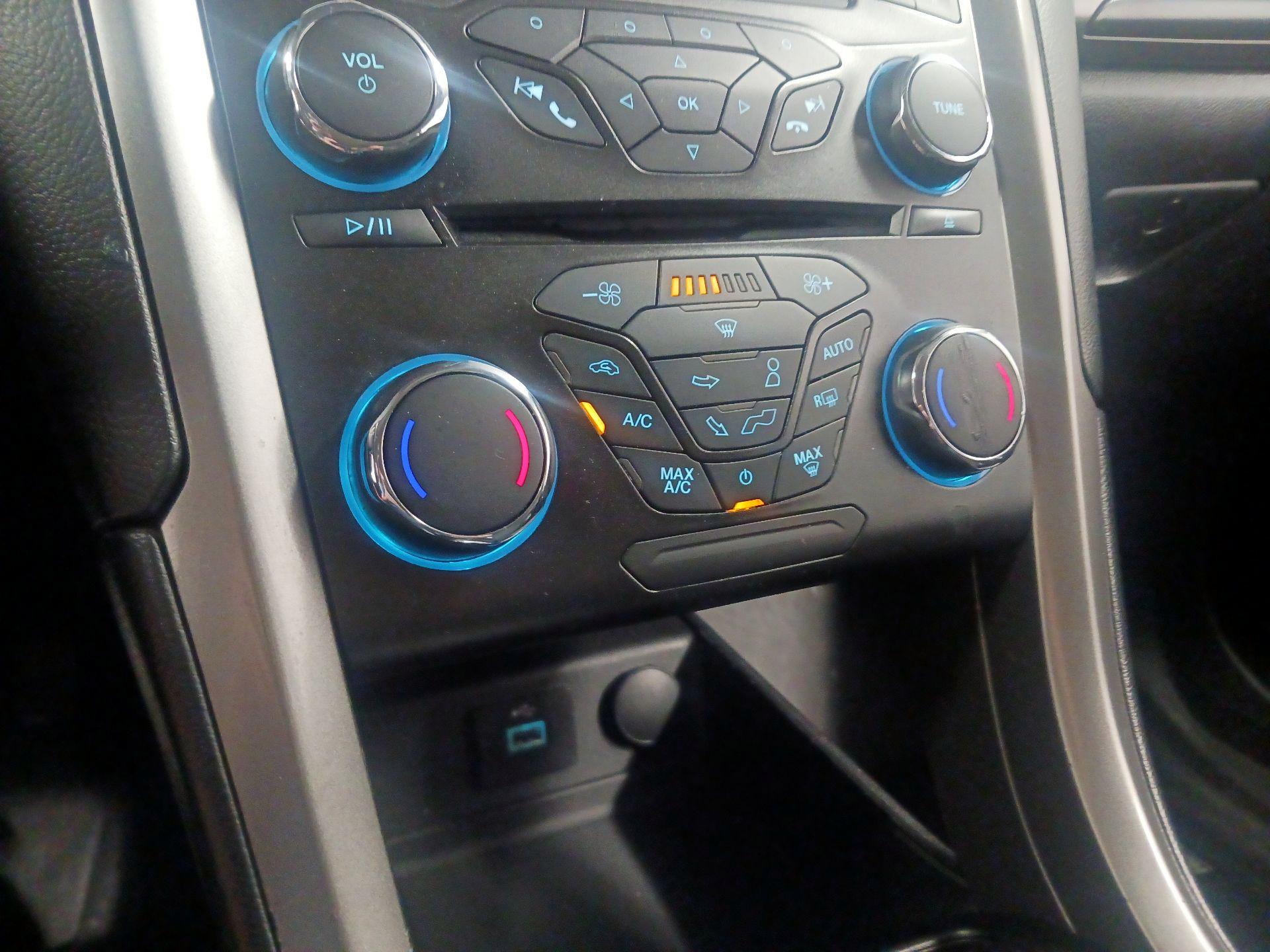 Thumbnail: 2017 Ford Fusion - 16