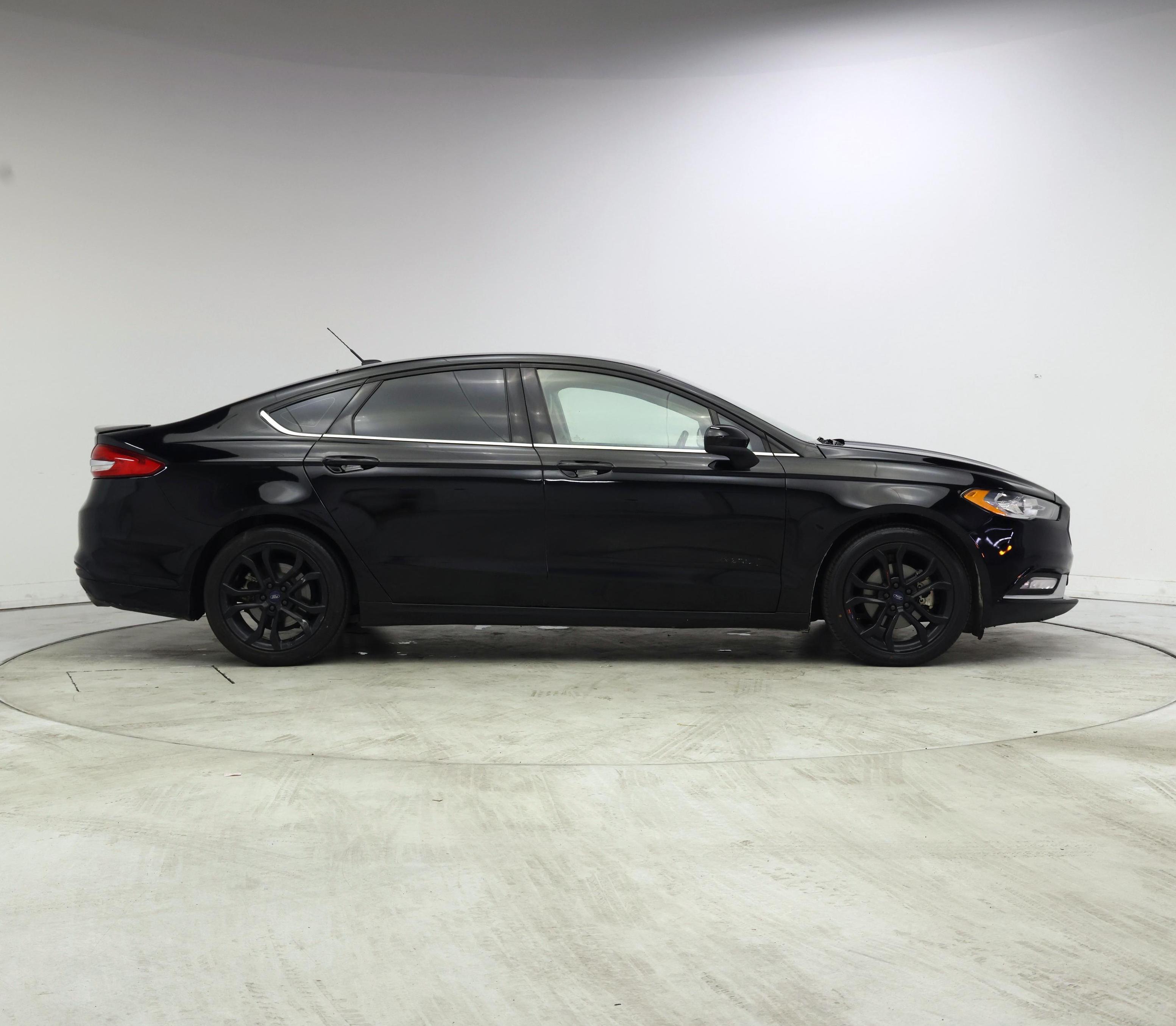 Thumbnail: 2017 Ford Fusion - 7