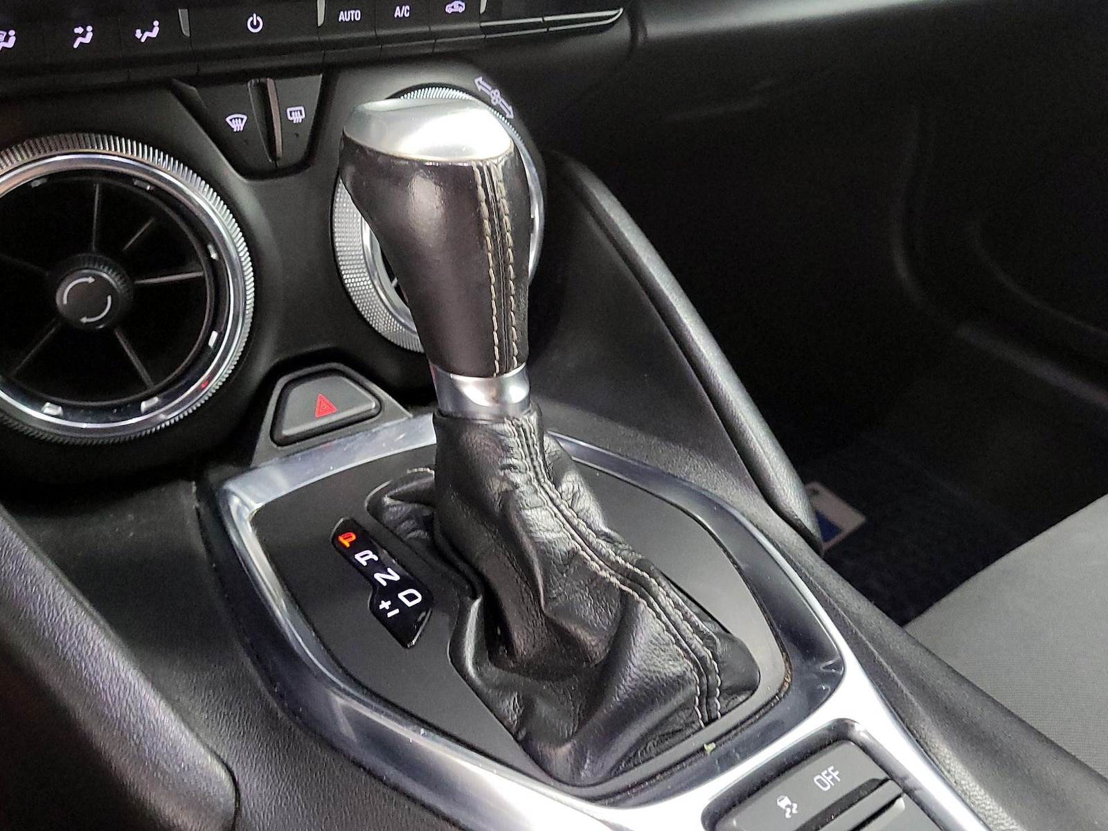 2020 Chevrolet Camaro 1LT - Photo 16