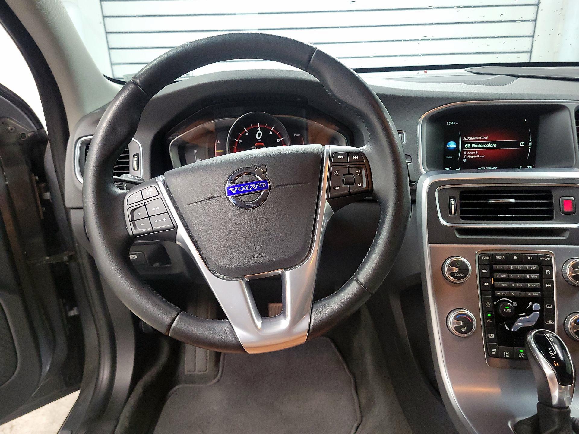 Thumbnail: 2017 Volvo S60 - 10