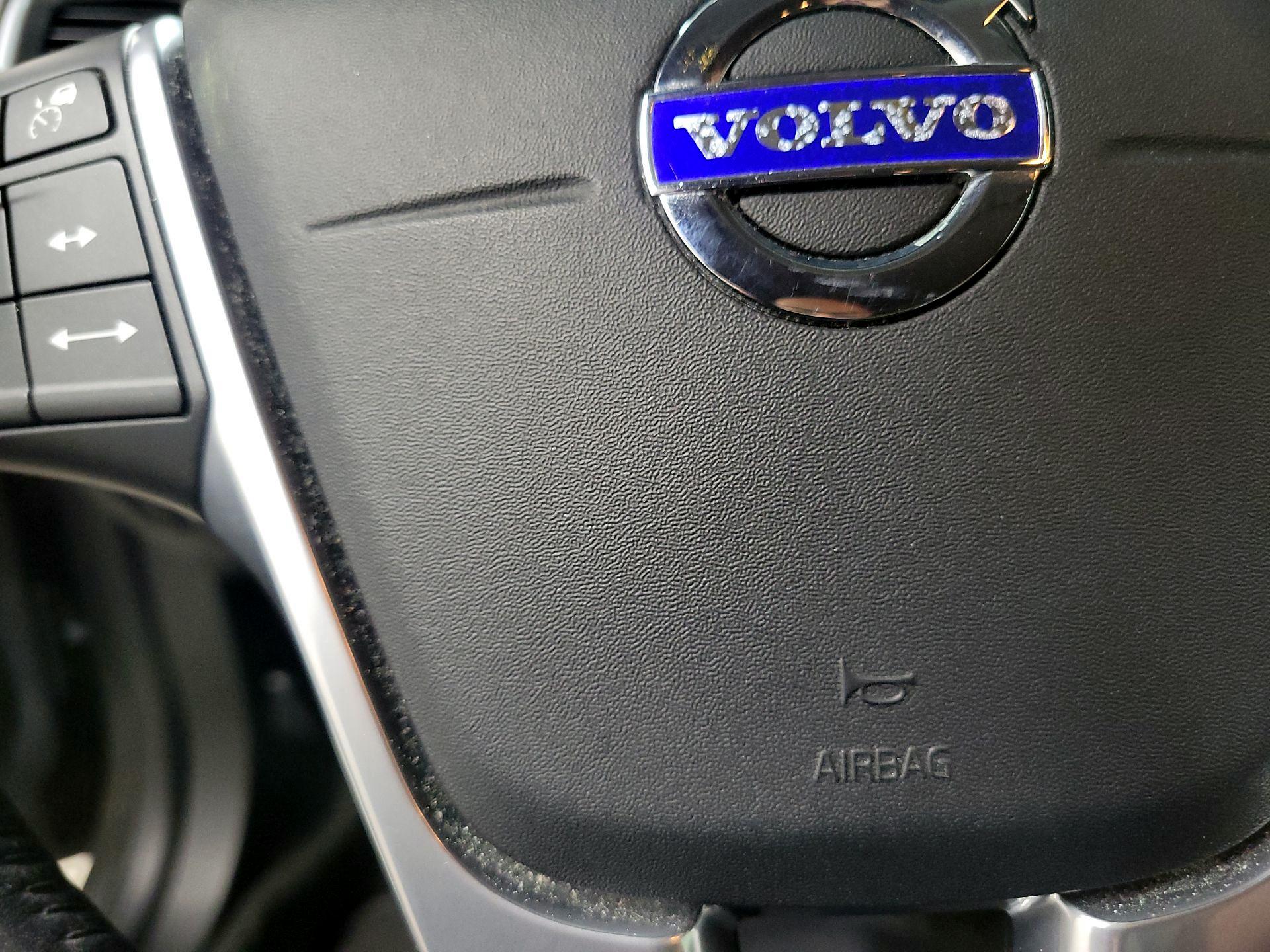 Thumbnail: 2017 Volvo S60 - 14