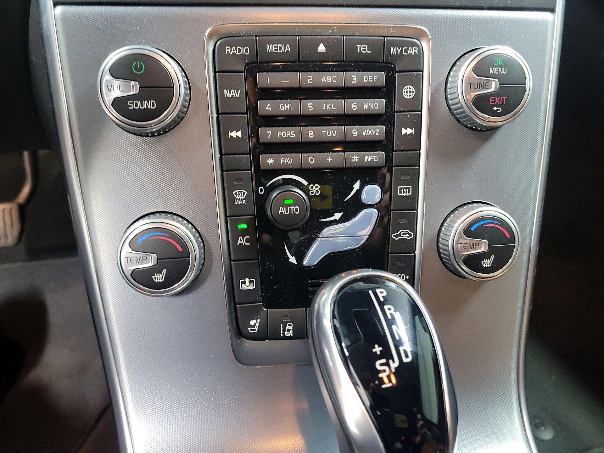 Thumbnail: 2017 Volvo S60 - 16