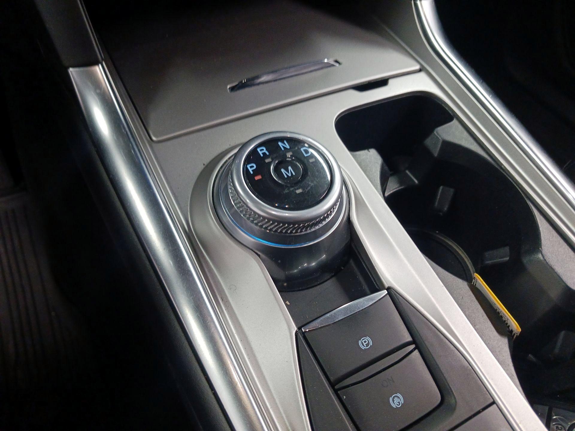 Thumbnail: 2021 Ford Explorer - 15