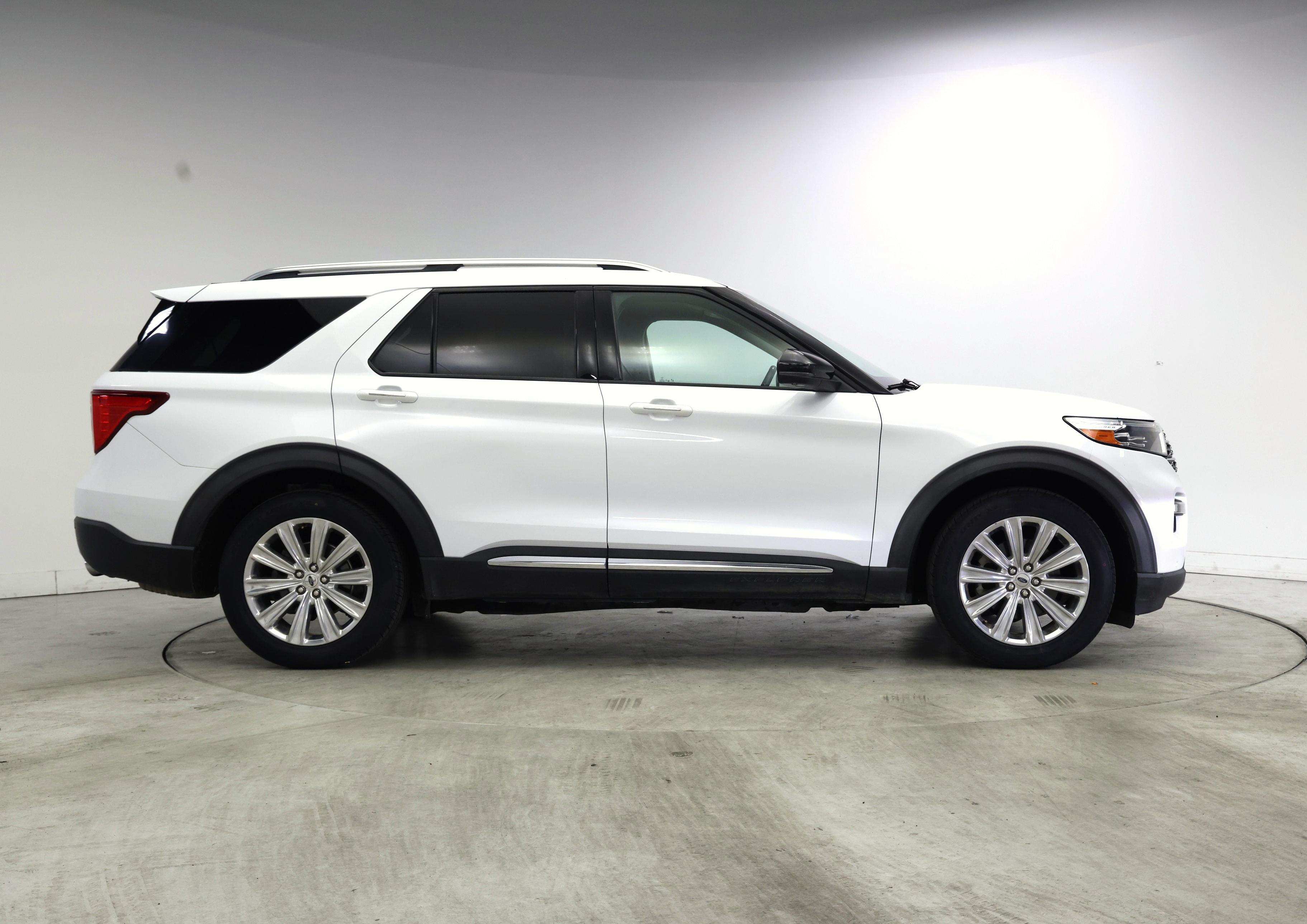 Thumbnail: 2021 Ford Explorer - 7