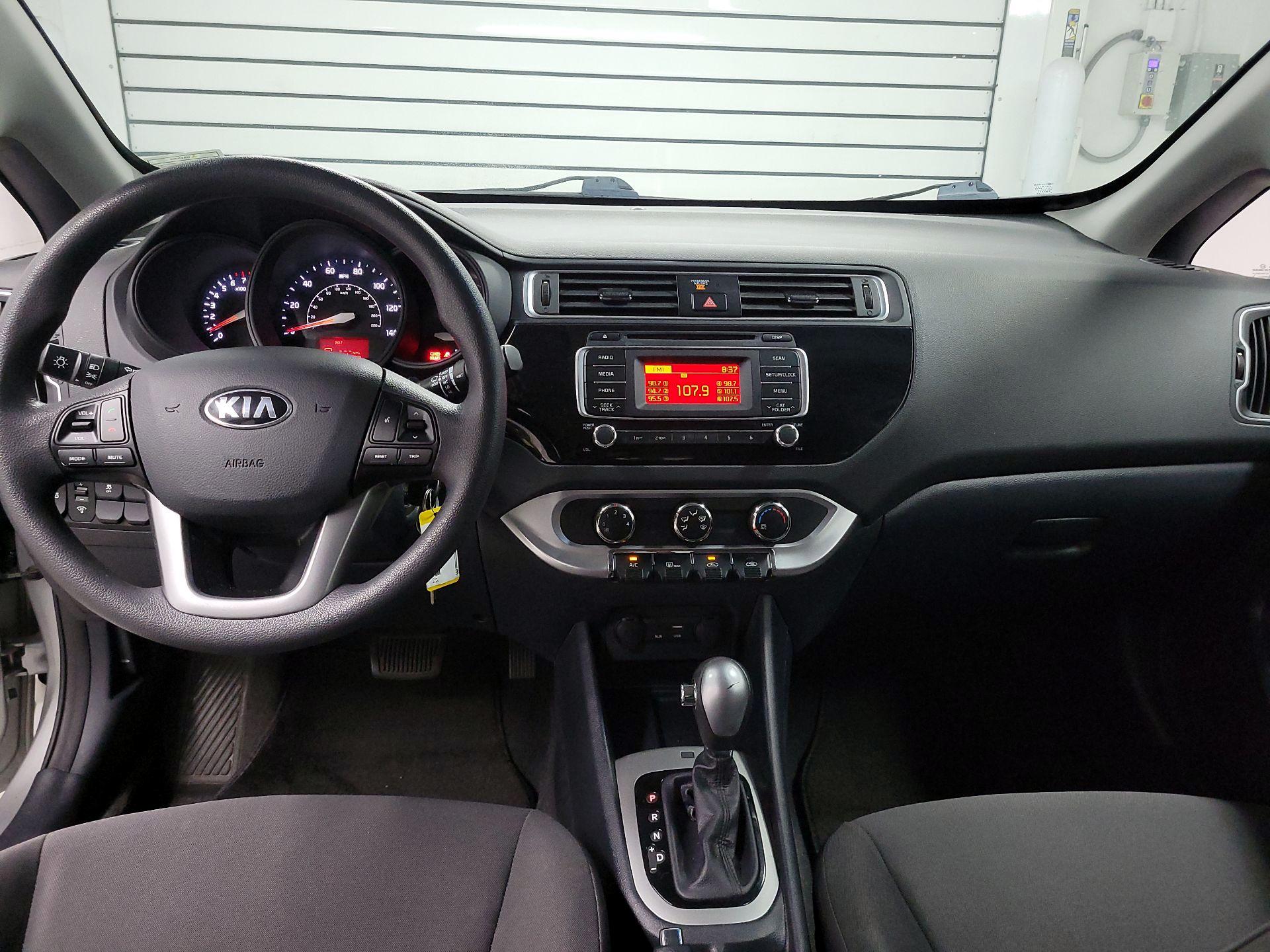 Thumbnail: 2016 Kia Rio5 - 9