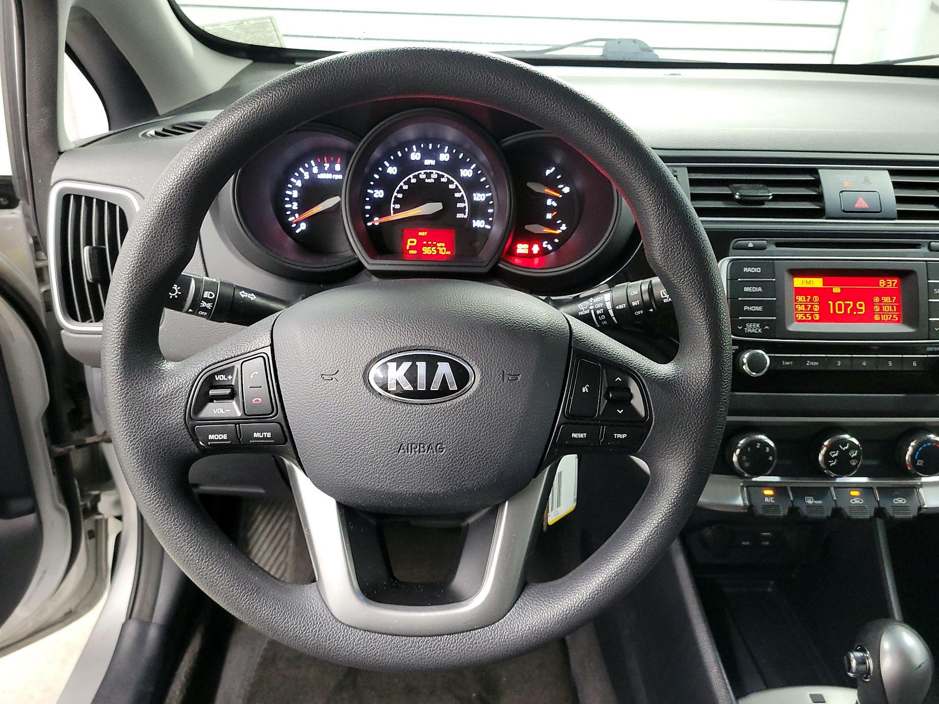 Thumbnail: 2016 Kia Rio5 - 10